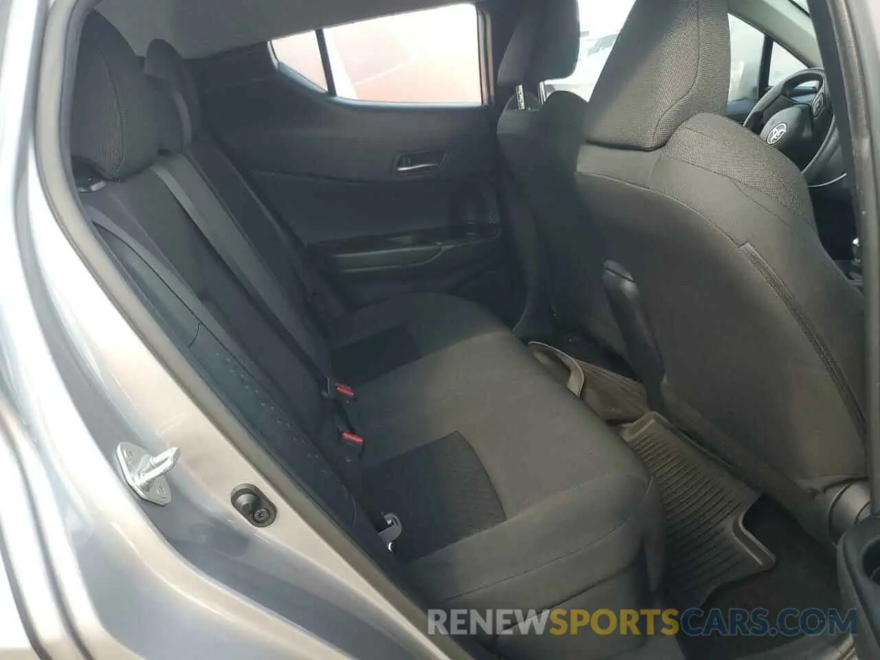 11 Photograph of a damaged car NMTKHMBX5LR103692 TOYOTA C-HR 2020