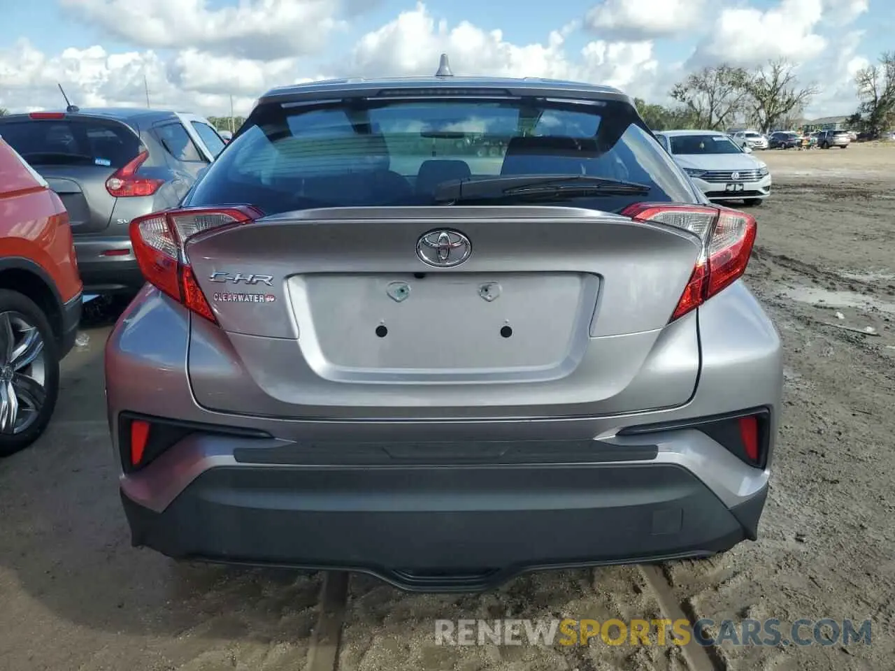 6 Photograph of a damaged car NMTKHMBX5LR103692 TOYOTA C-HR 2020