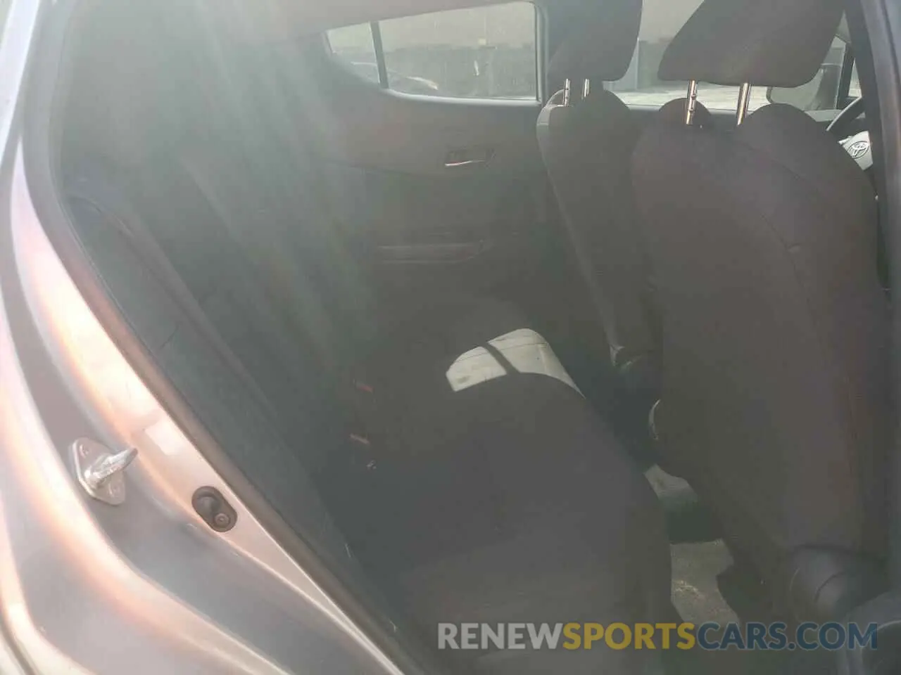 11 Photograph of a damaged car NMTKHMBX5LR110559 TOYOTA C-HR 2020
