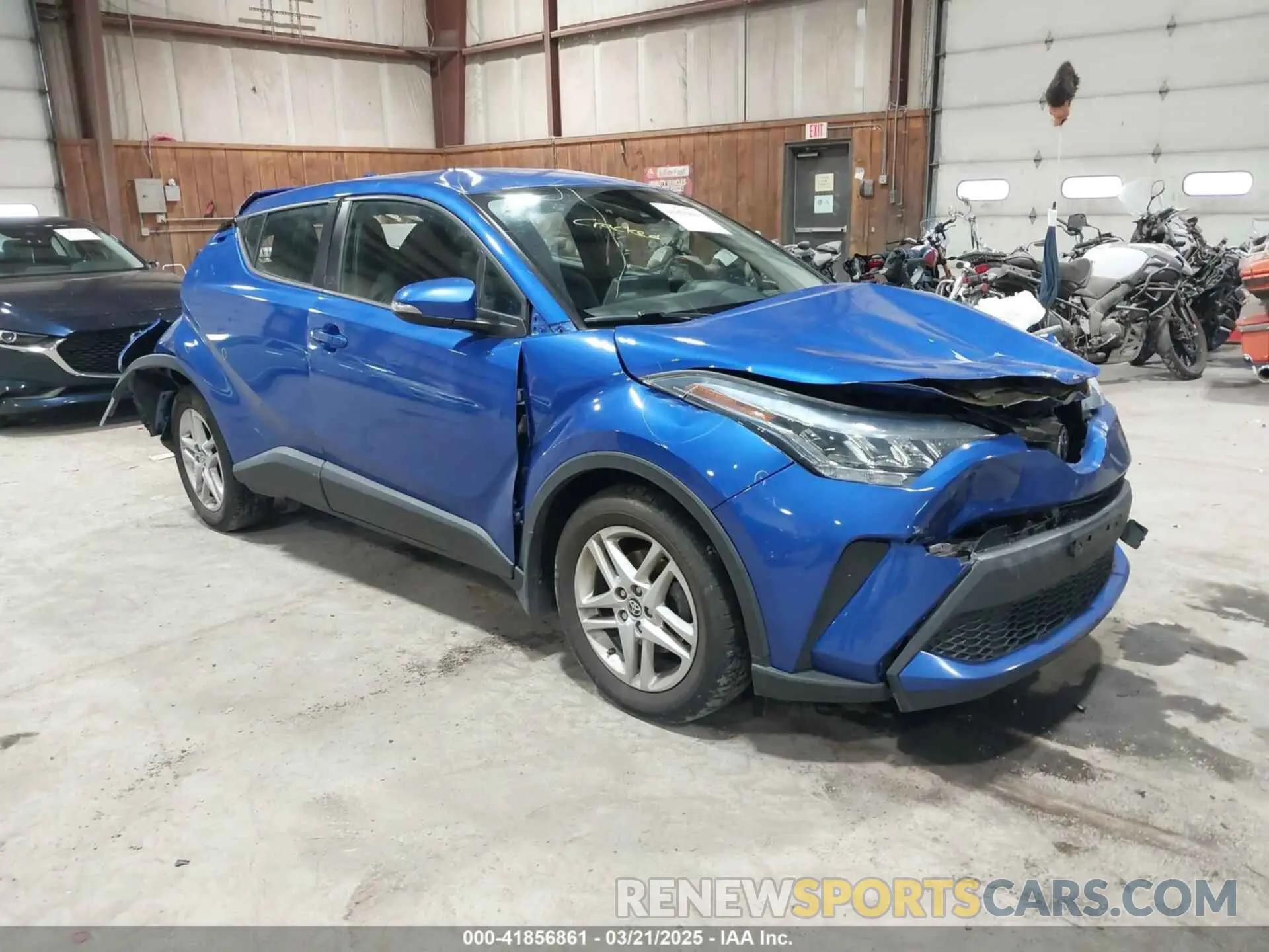 1 Photograph of a damaged car NMTKHMBX5LR112084 TOYOTA C-HR 2020