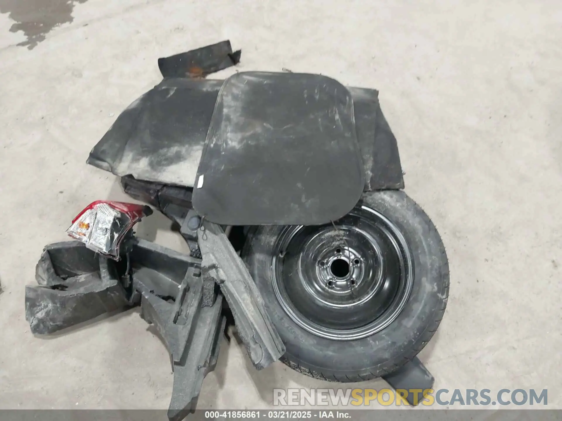 12 Photograph of a damaged car NMTKHMBX5LR112084 TOYOTA C-HR 2020
