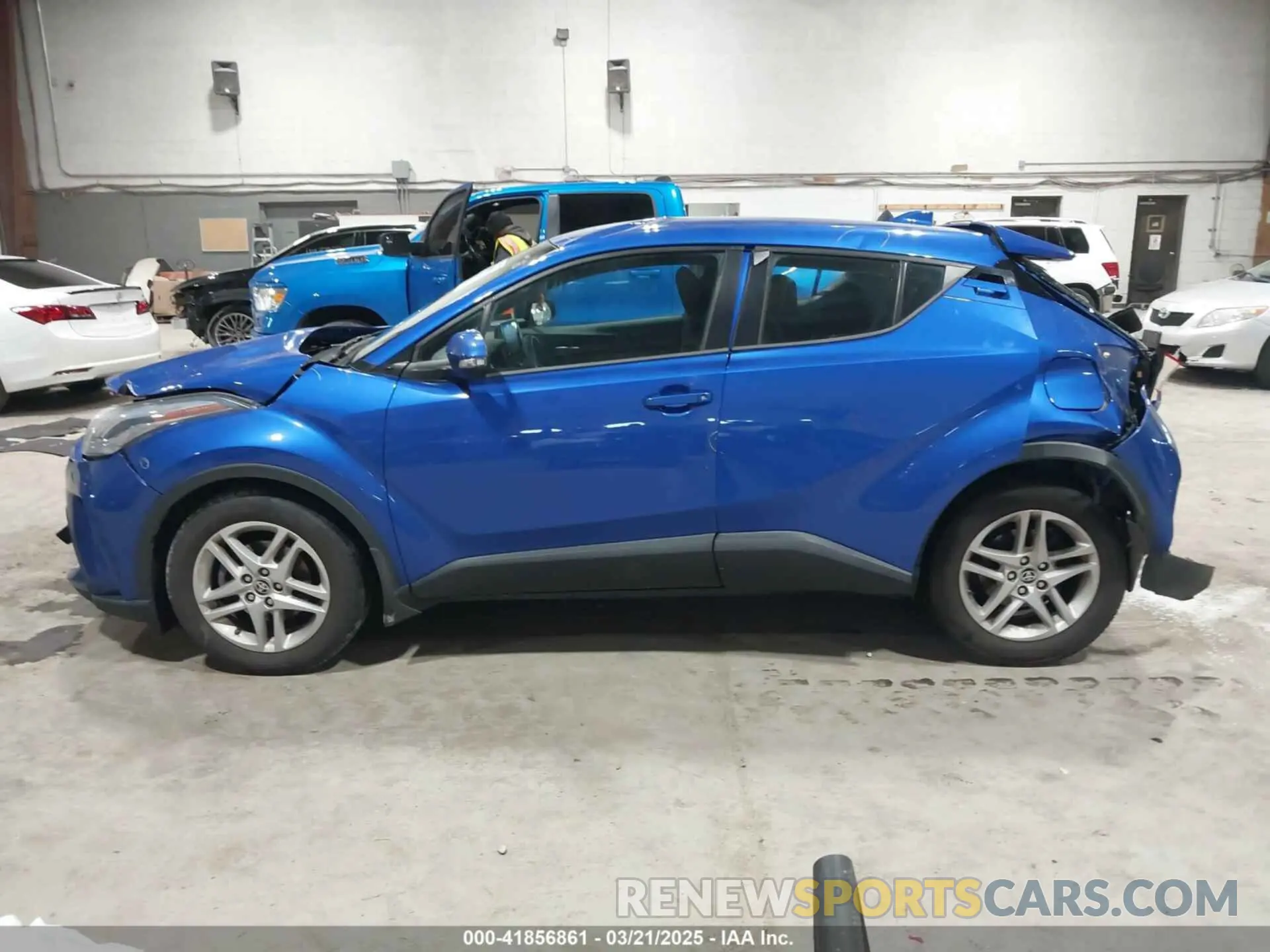 15 Photograph of a damaged car NMTKHMBX5LR112084 TOYOTA C-HR 2020