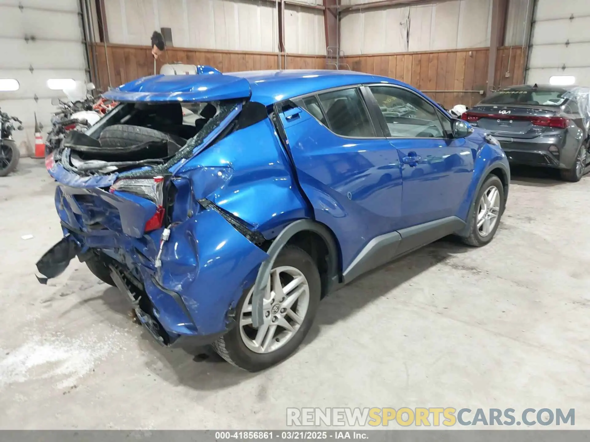 4 Photograph of a damaged car NMTKHMBX5LR112084 TOYOTA C-HR 2020