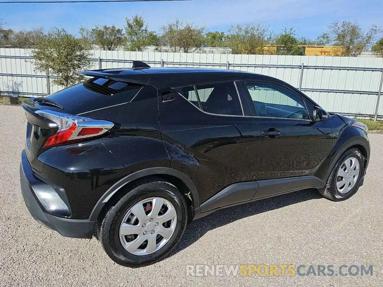 3 Photograph of a damaged car NMTKHMBX6LR104723 TOYOTA C-HR 2020