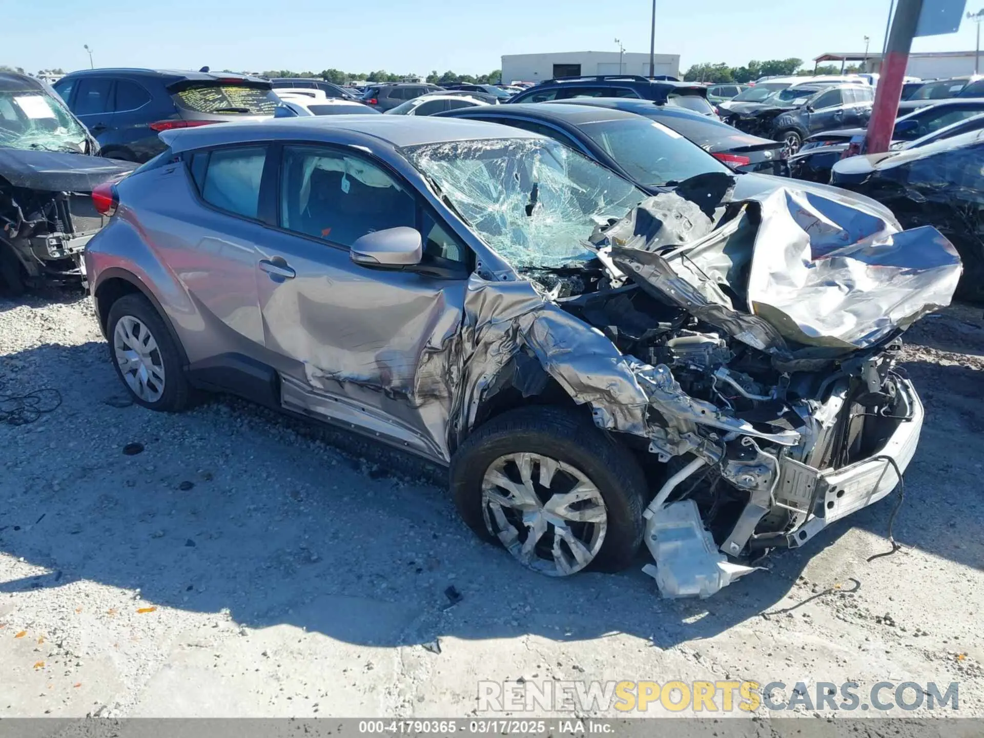 1 Photograph of a damaged car NMTKHMBX6LR106732 TOYOTA C-HR 2020