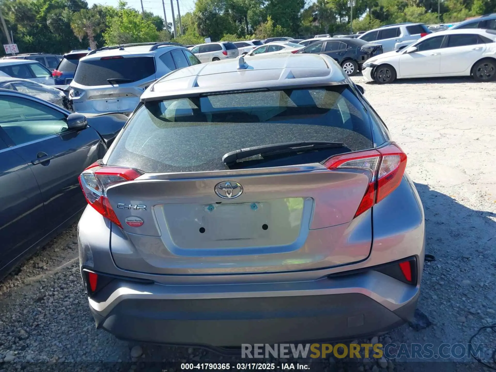 16 Photograph of a damaged car NMTKHMBX6LR106732 TOYOTA C-HR 2020