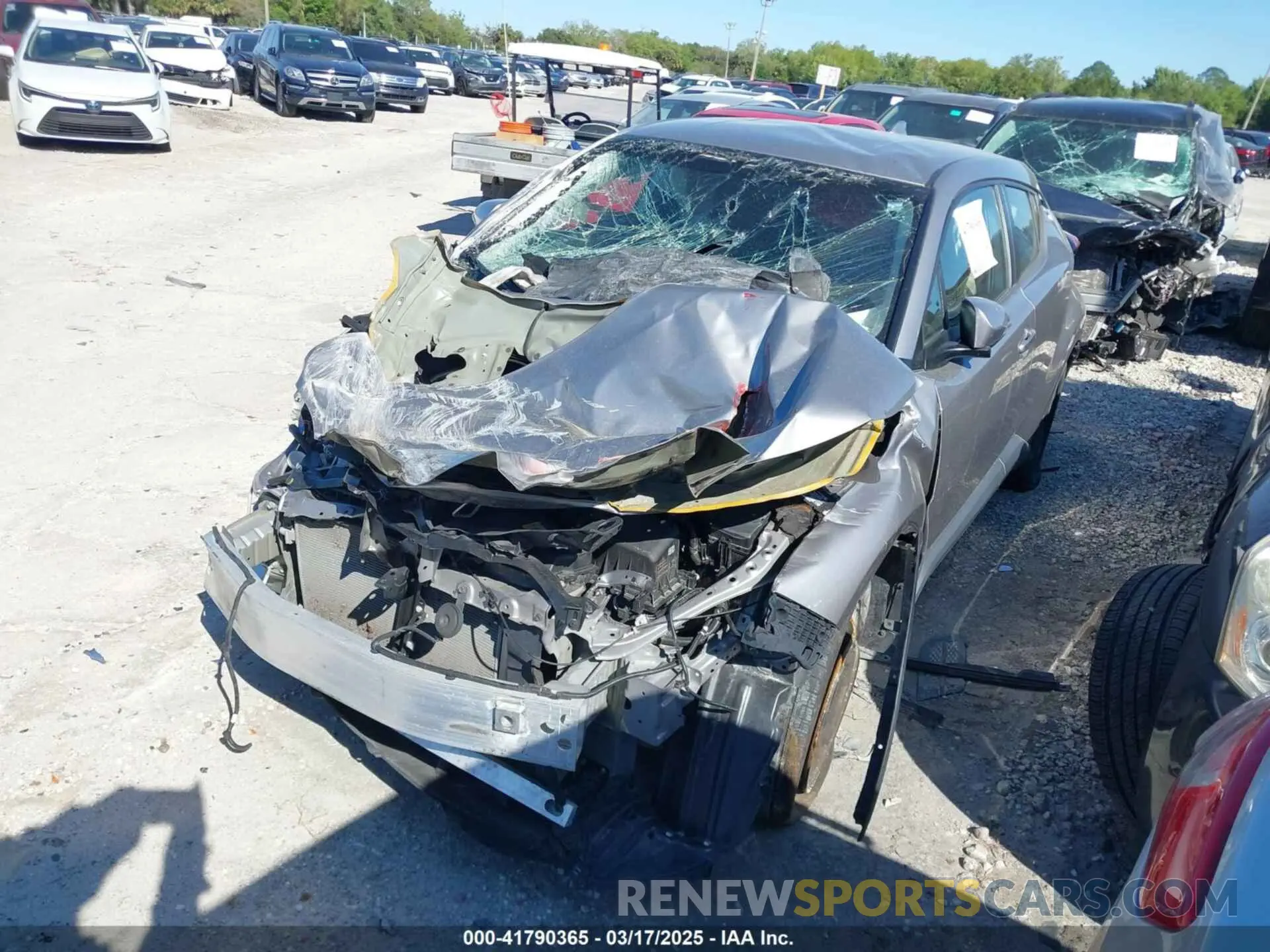 2 Photograph of a damaged car NMTKHMBX6LR106732 TOYOTA C-HR 2020