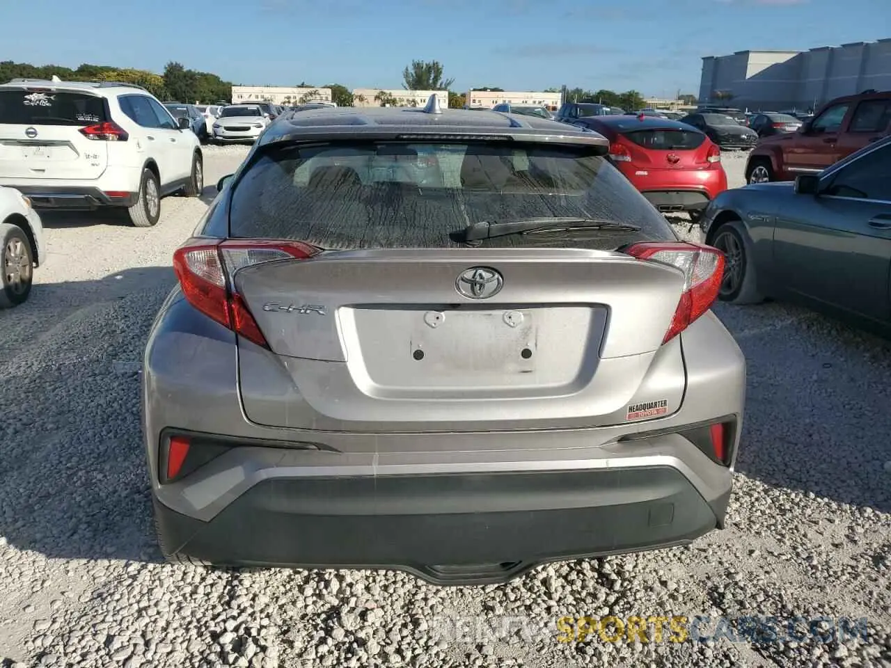 6 Photograph of a damaged car NMTKHMBX6LR111140 TOYOTA C-HR 2020