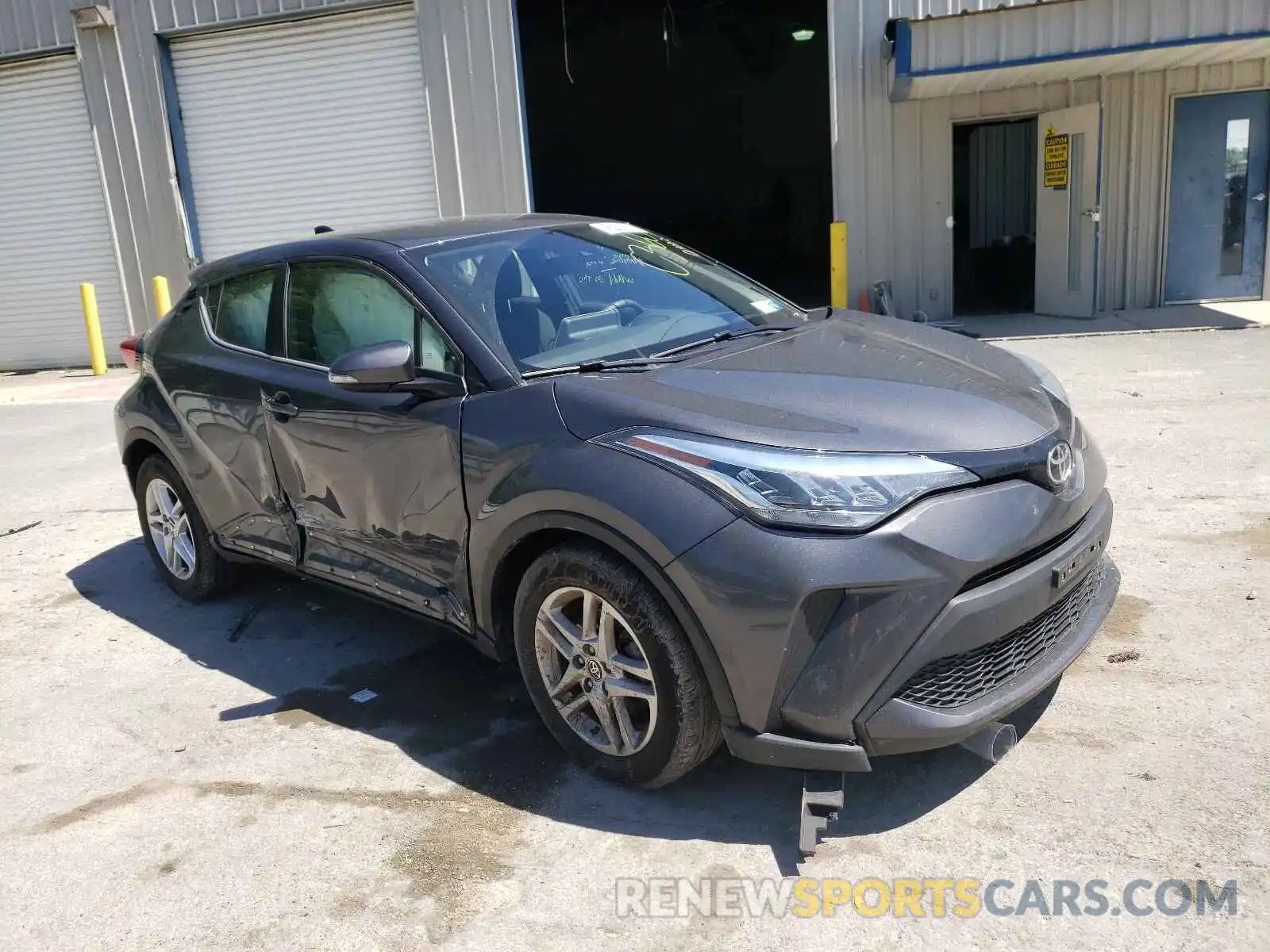 1 Photograph of a damaged car NMTKHMBX6LR112451 TOYOTA C-HR 2020