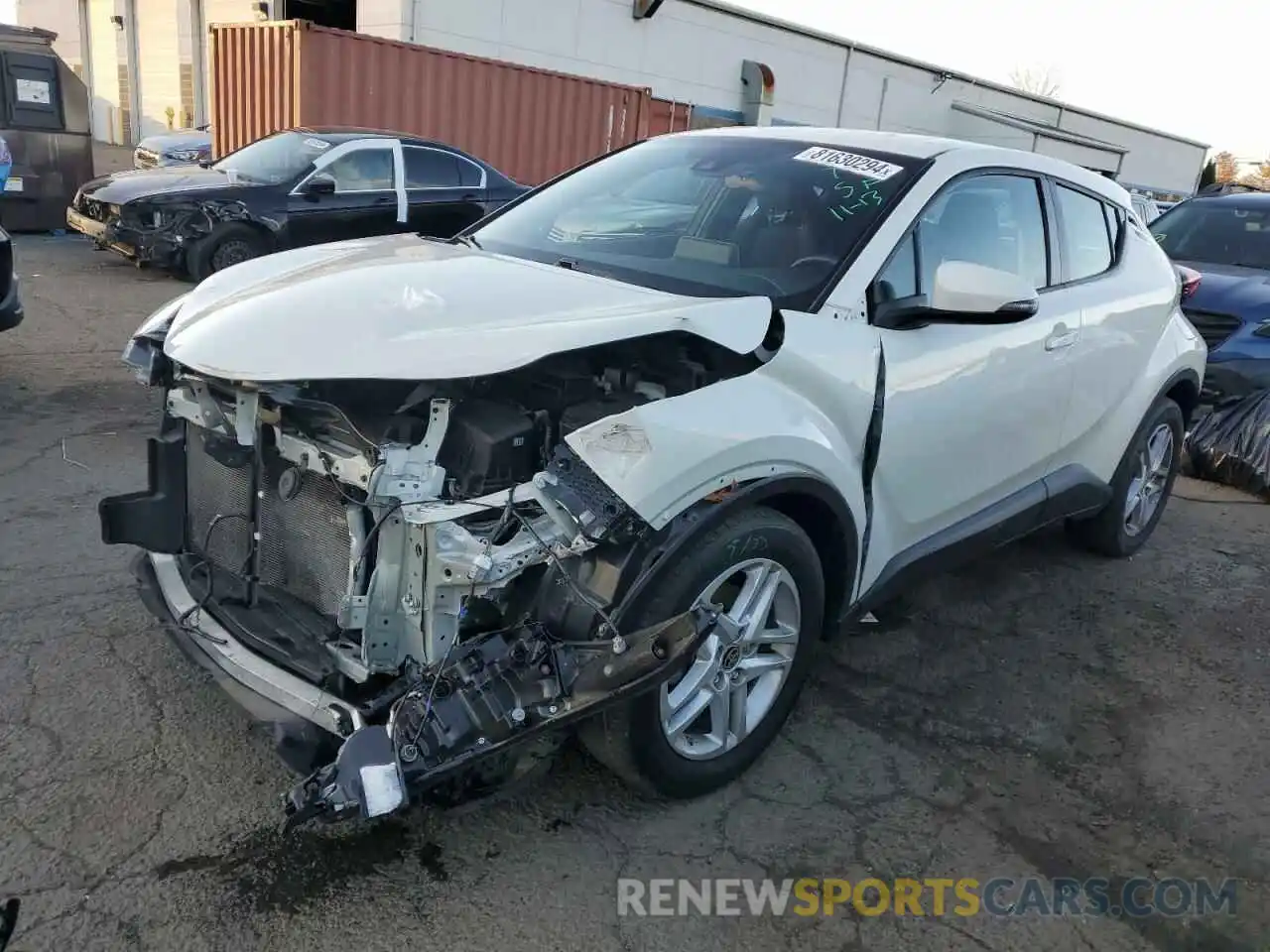 1 Photograph of a damaged car NMTKHMBX6LR113065 TOYOTA C-HR 2020