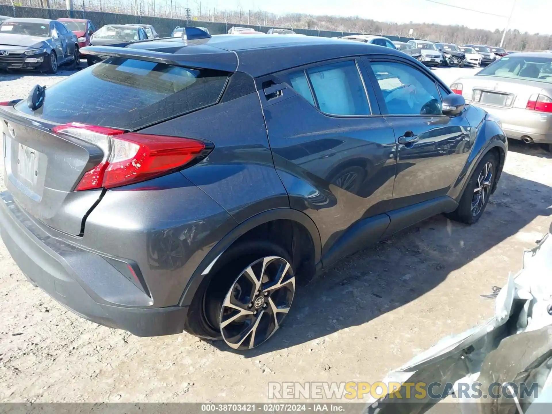 4 Photograph of a damaged car NMTKHMBX6LR113695 TOYOTA C-HR 2020