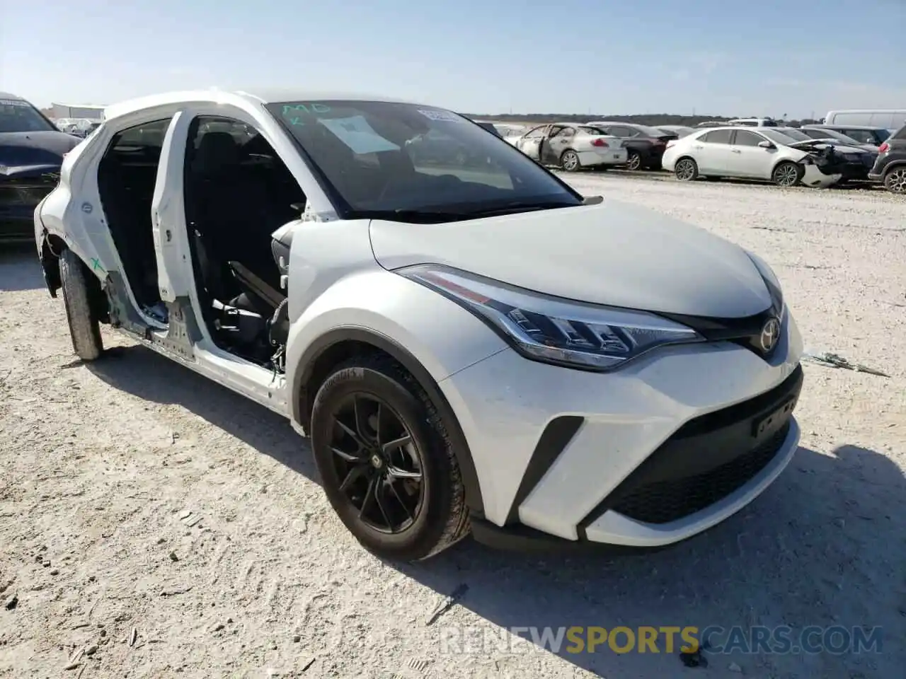 1 Photograph of a damaged car NMTKHMBX6LR118539 TOYOTA C-HR 2020