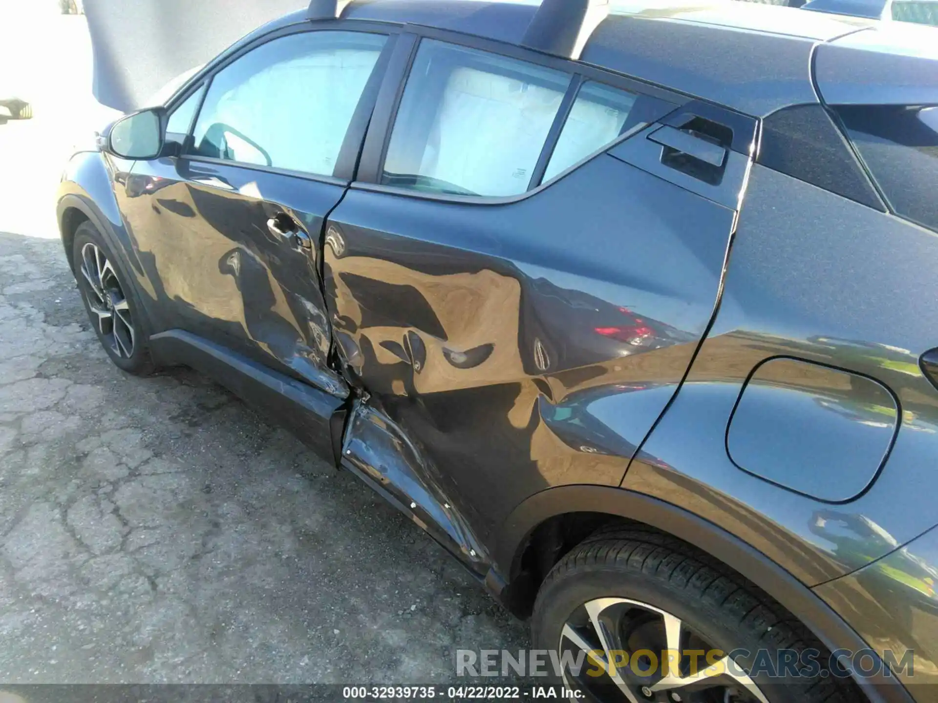 6 Photograph of a damaged car NMTKHMBX7LR117822 TOYOTA C-HR 2020