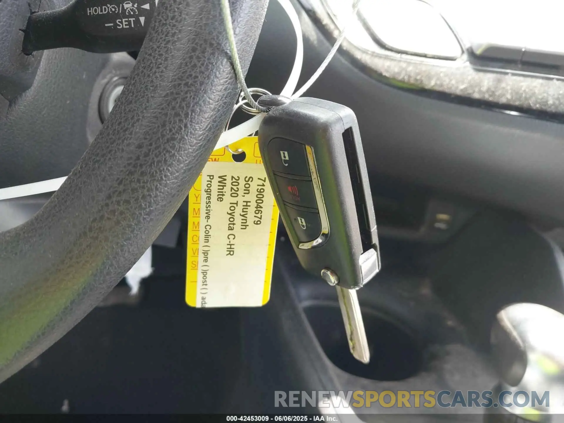 11 Photograph of a damaged car NMTKHMBX7LR117898 TOYOTA C-HR 2020