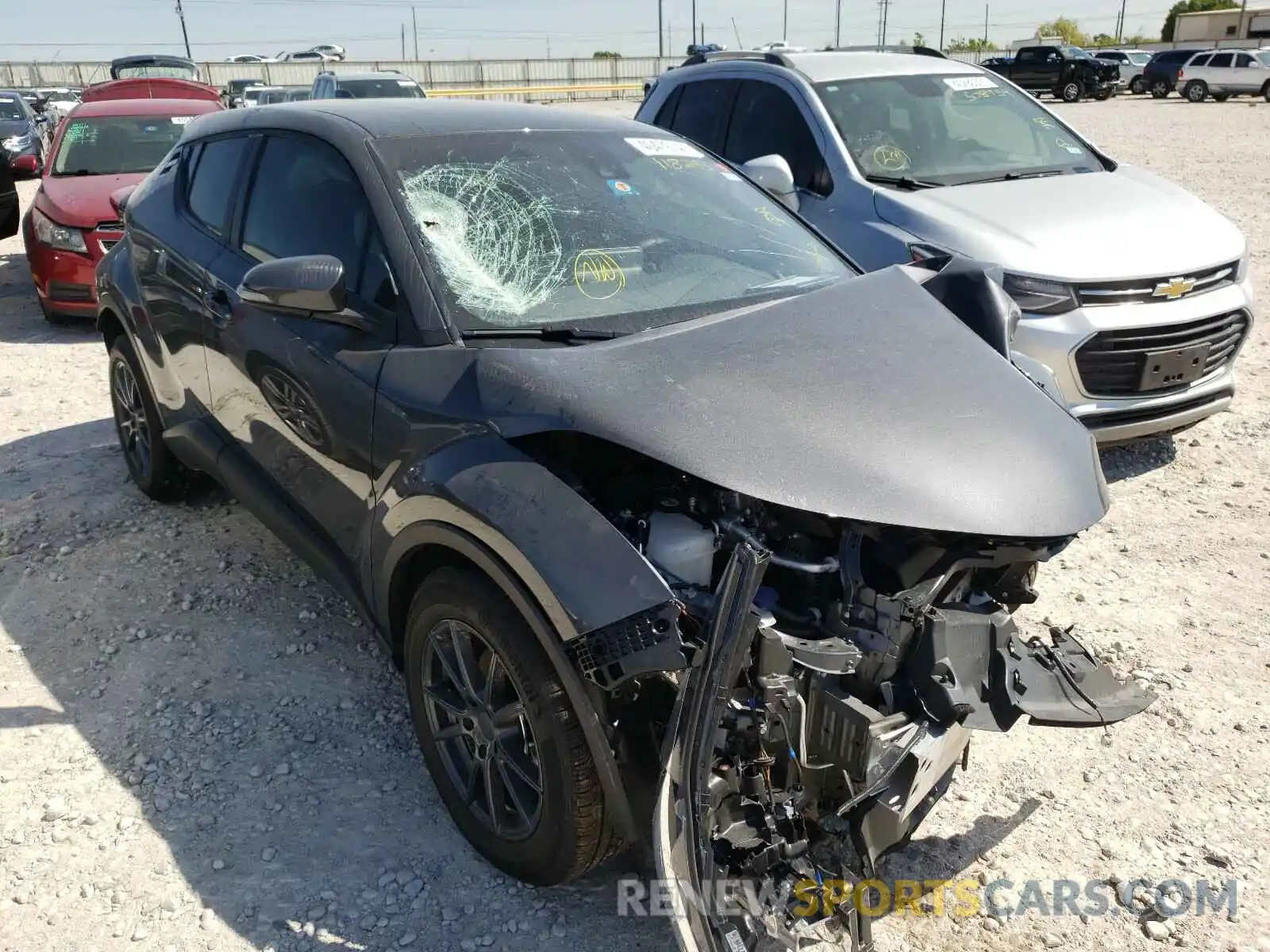 1 Photograph of a damaged car NMTKHMBX7LR118243 TOYOTA C-HR 2020