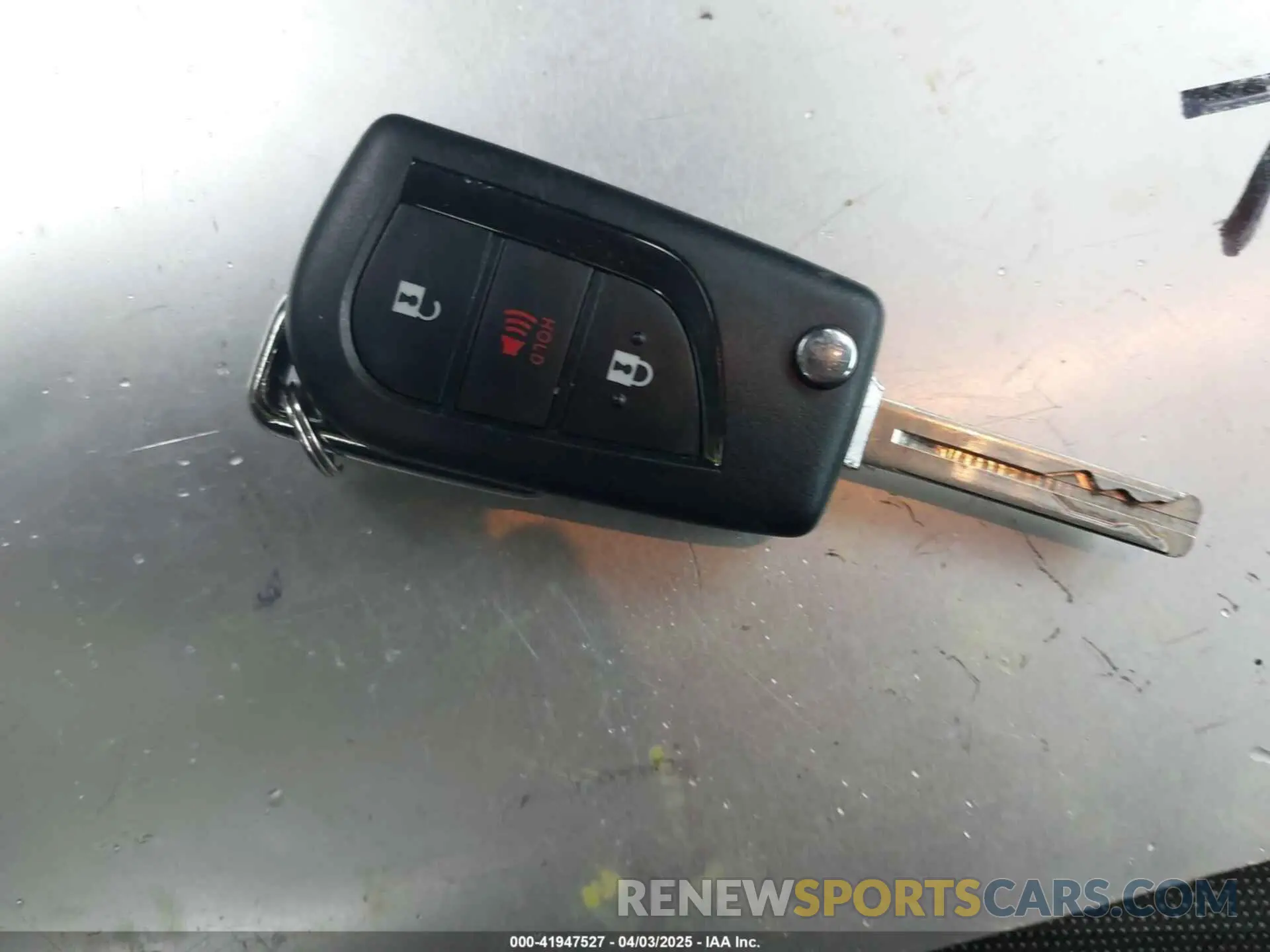 11 Photograph of a damaged car NMTKHMBX7LR118453 TOYOTA C-HR 2020