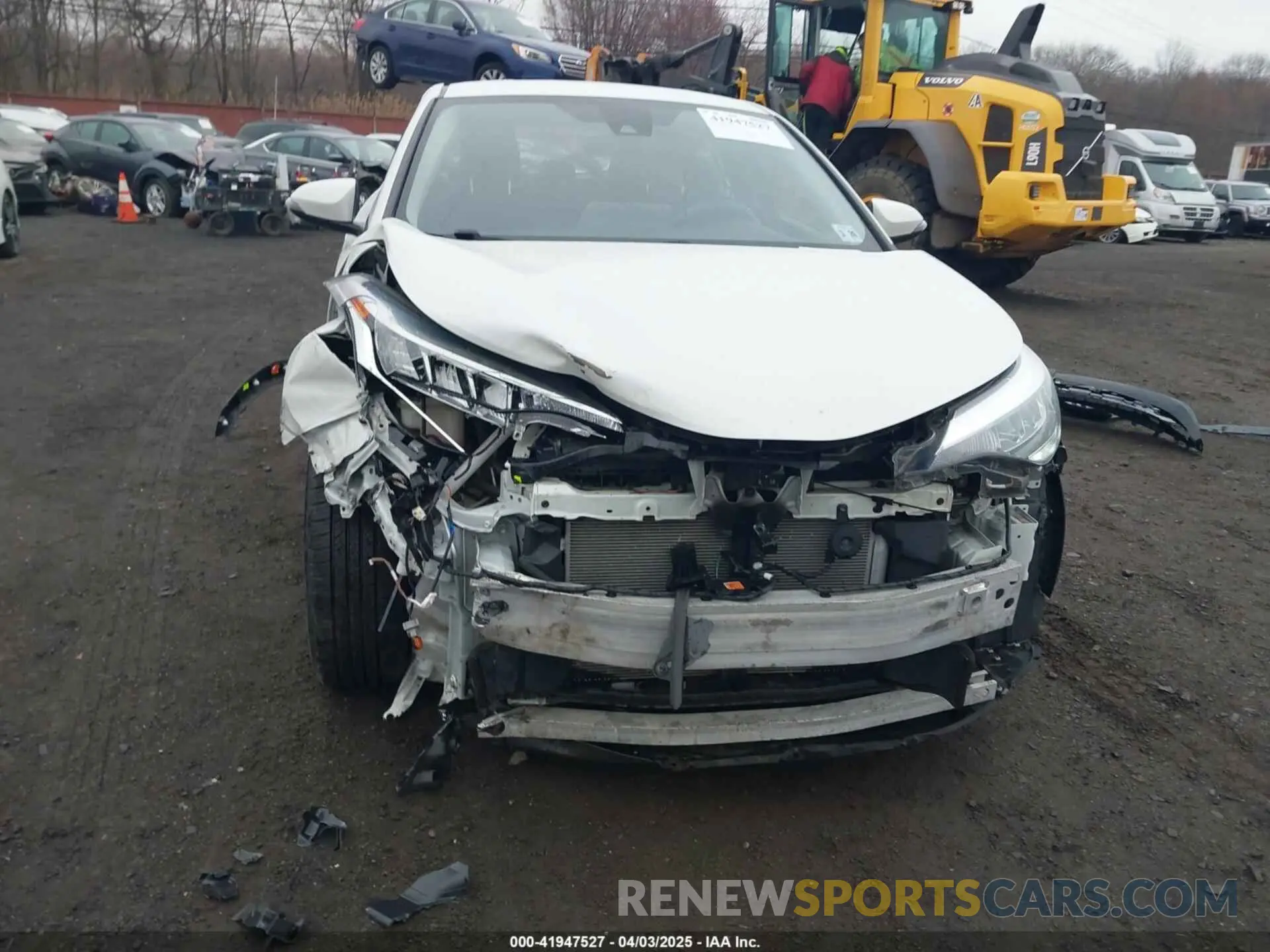 17 Photograph of a damaged car NMTKHMBX7LR118453 TOYOTA C-HR 2020