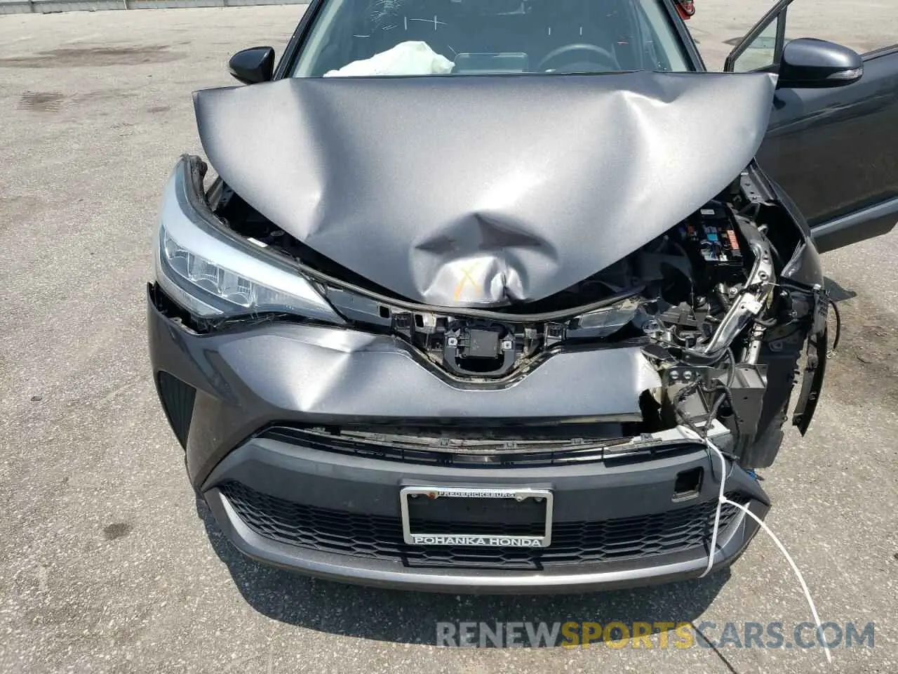 12 Photograph of a damaged car NMTKHMBX8LR103444 TOYOTA C-HR 2020
