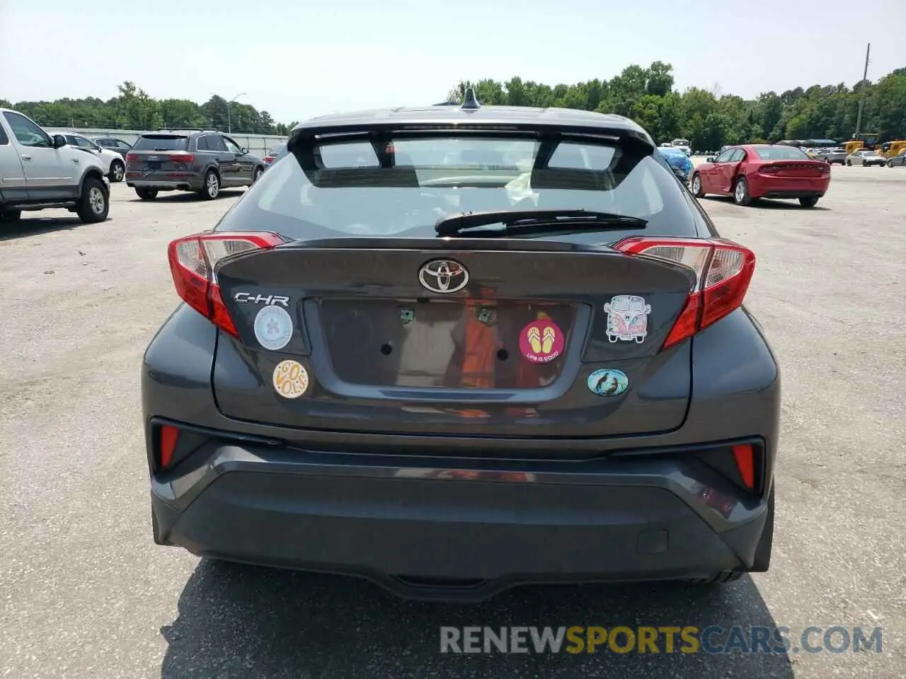 6 Photograph of a damaged car NMTKHMBX8LR103444 TOYOTA C-HR 2020