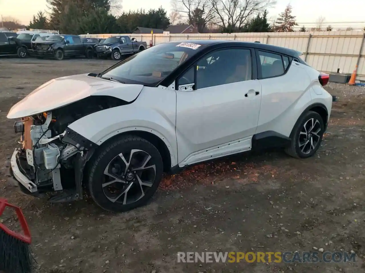 1 Photograph of a damaged car NMTKHMBX8LR112211 TOYOTA C-HR 2020