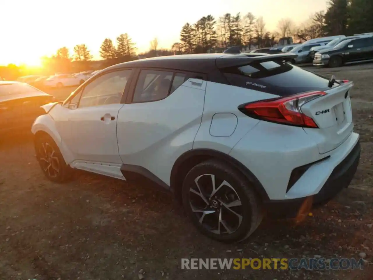 2 Photograph of a damaged car NMTKHMBX8LR112211 TOYOTA C-HR 2020