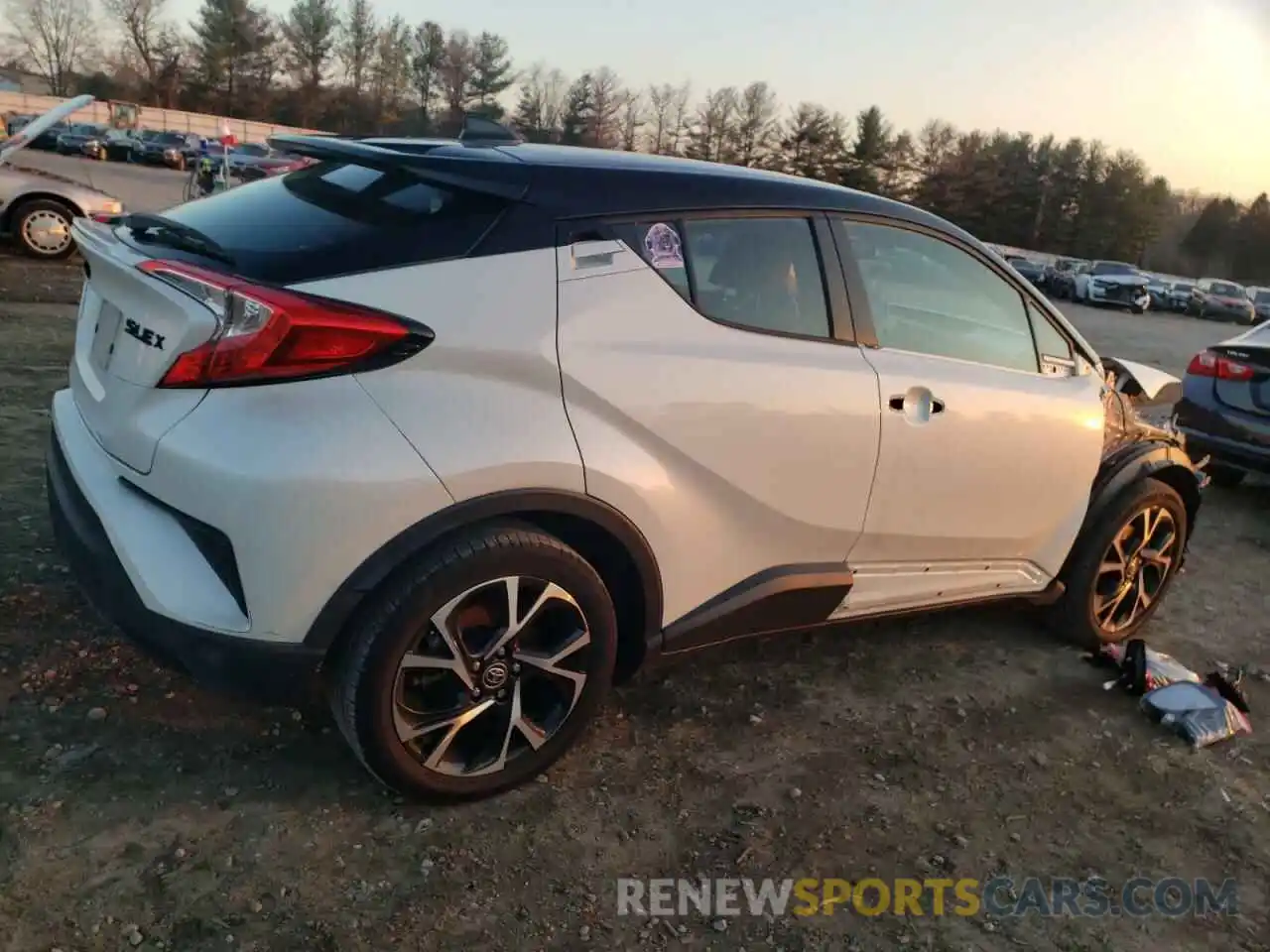 3 Photograph of a damaged car NMTKHMBX8LR112211 TOYOTA C-HR 2020