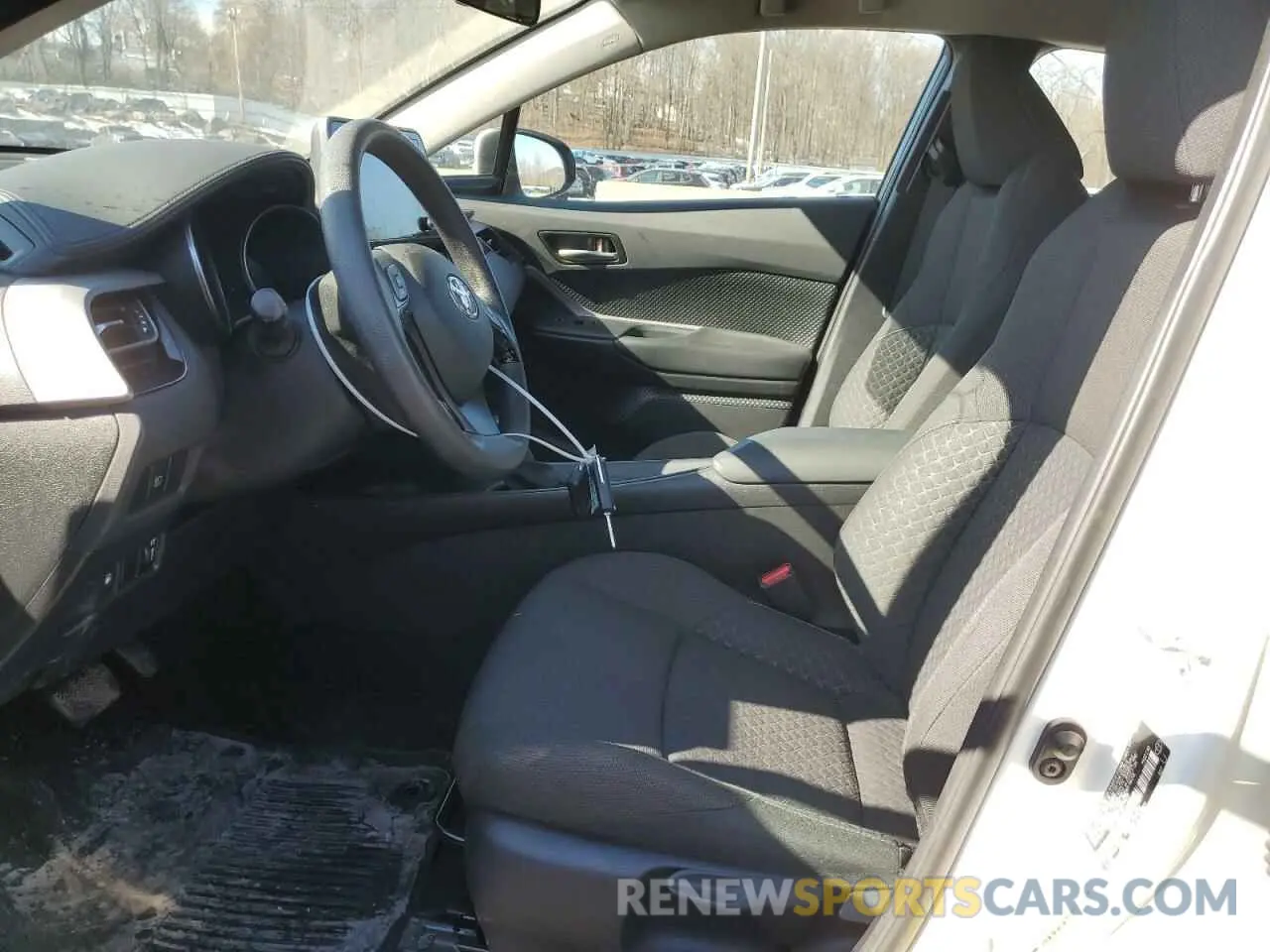 7 Photograph of a damaged car NMTKHMBX8LR113259 TOYOTA C-HR 2020