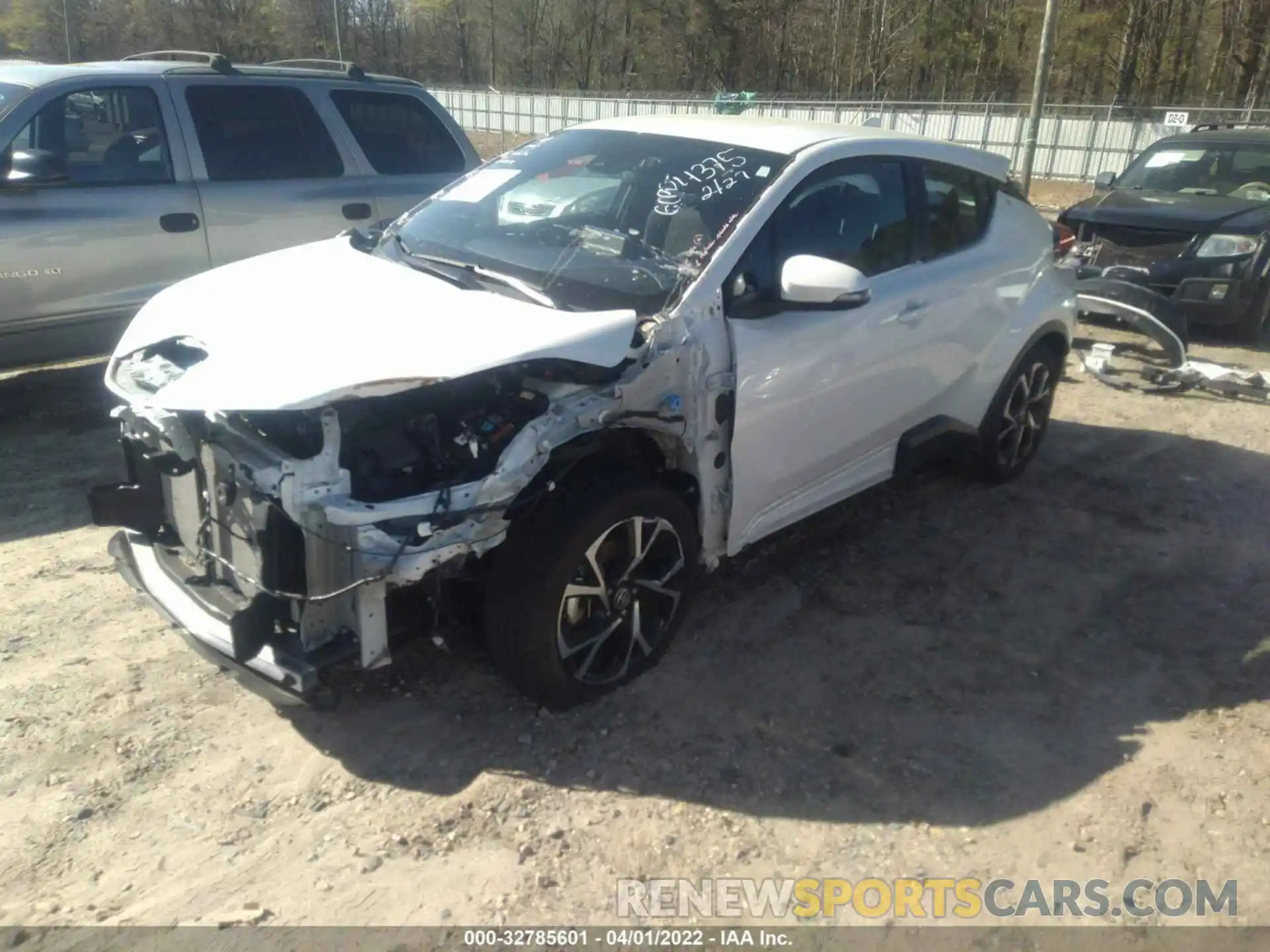 2 Photograph of a damaged car NMTKHMBX9LR104375 TOYOTA C-HR 2020