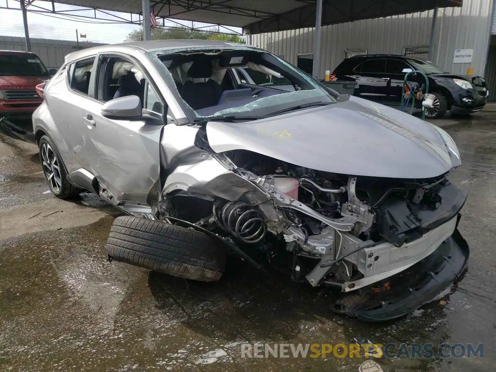 1 Photograph of a damaged car NMTKHMBX9LR105574 TOYOTA C-HR 2020