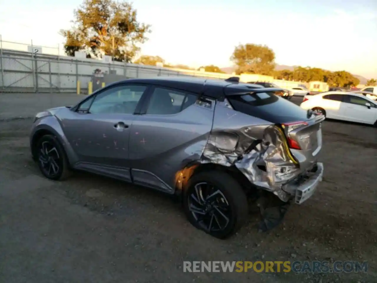 2 Photograph of a damaged car NMTKHMBX9LR107633 TOYOTA C-HR 2020