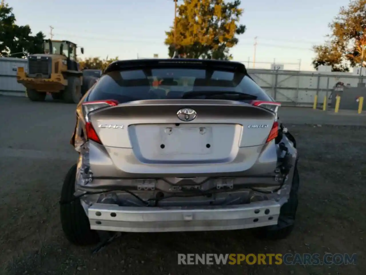 6 Photograph of a damaged car NMTKHMBX9LR107633 TOYOTA C-HR 2020