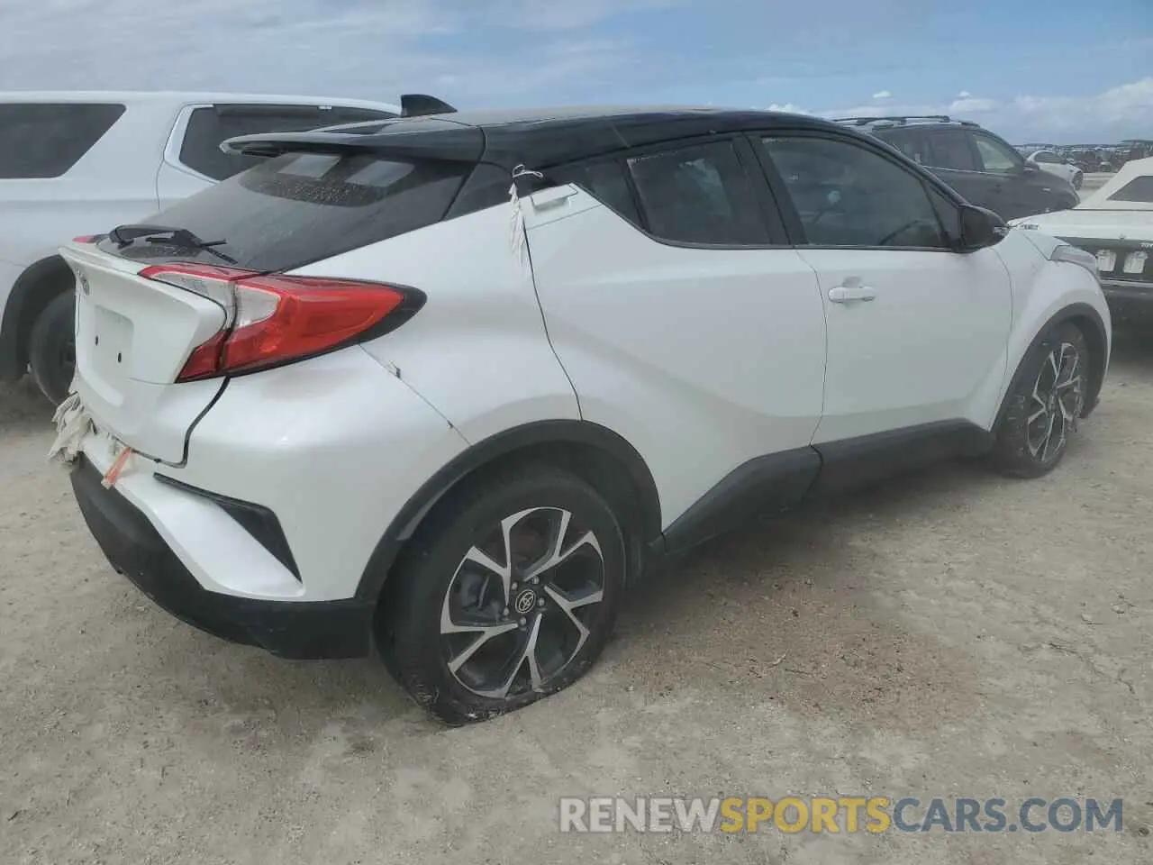 3 Photograph of a damaged car NMTKHMBX9LR109866 TOYOTA C-HR 2020