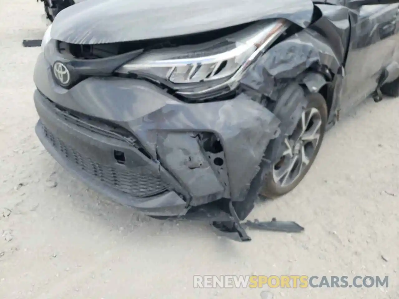 9 Photograph of a damaged car NMTKHMBX9LR111505 TOYOTA C-HR 2020