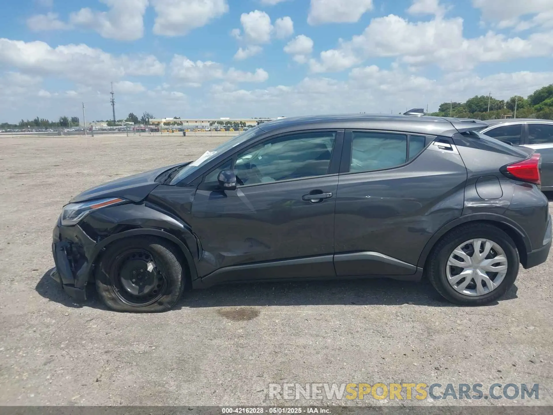 14 Photograph of a damaged car NMTKHMBX9LR114341 TOYOTA C-HR 2020