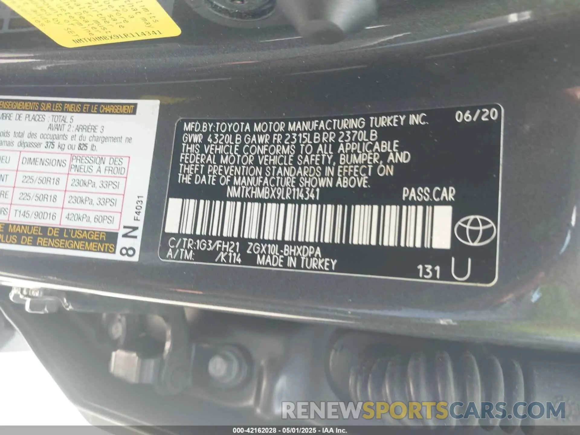 9 Photograph of a damaged car NMTKHMBX9LR114341 TOYOTA C-HR 2020