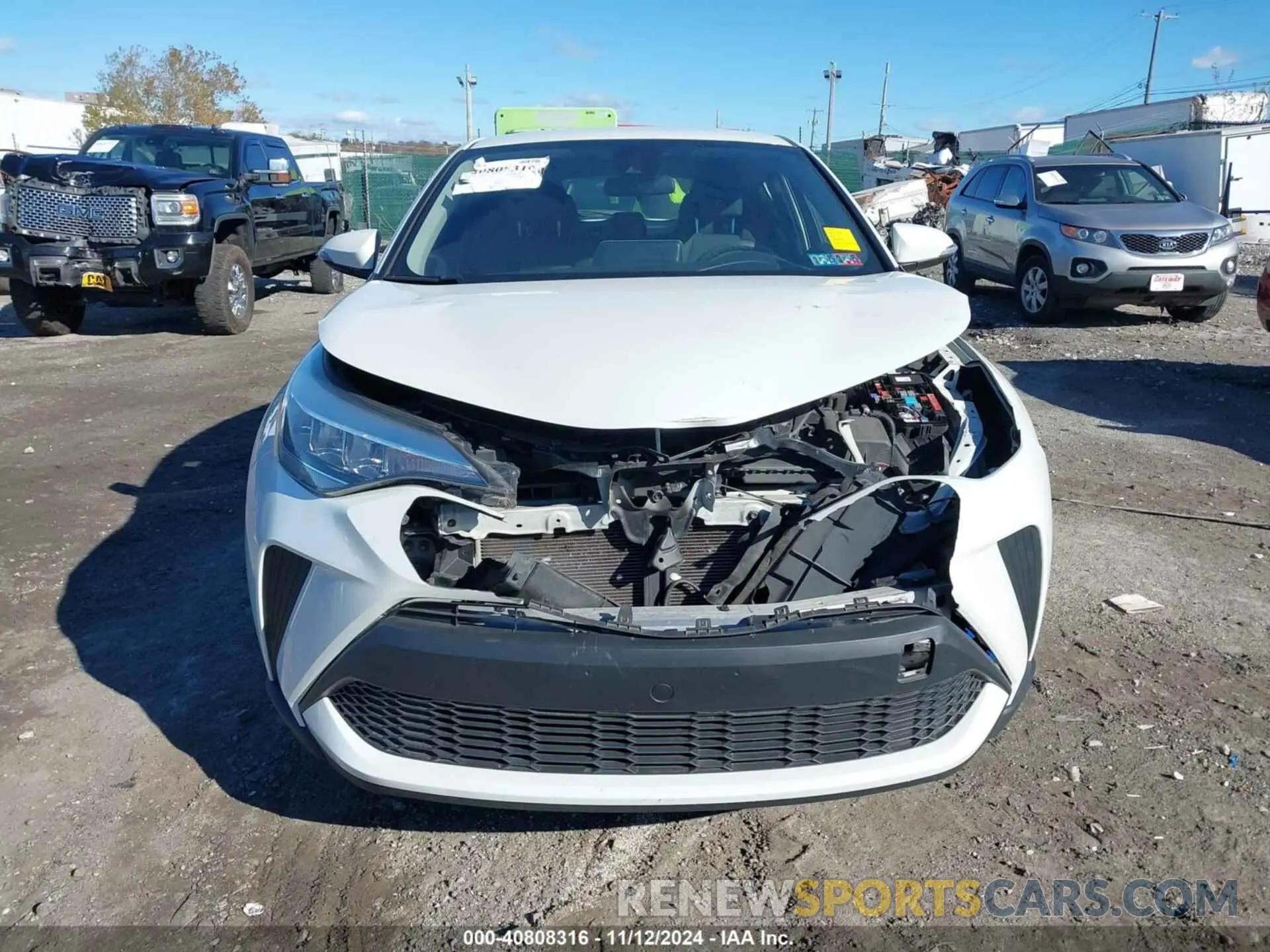 11 Photograph of a damaged car NMTKHMBX9LR115795 TOYOTA C-HR 2020