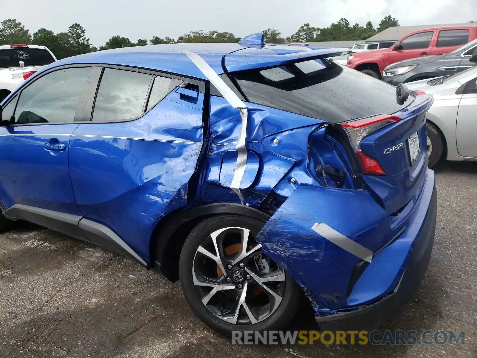 9 Photograph of a damaged car NMTKHMBXXLR104739 TOYOTA C-HR 2020