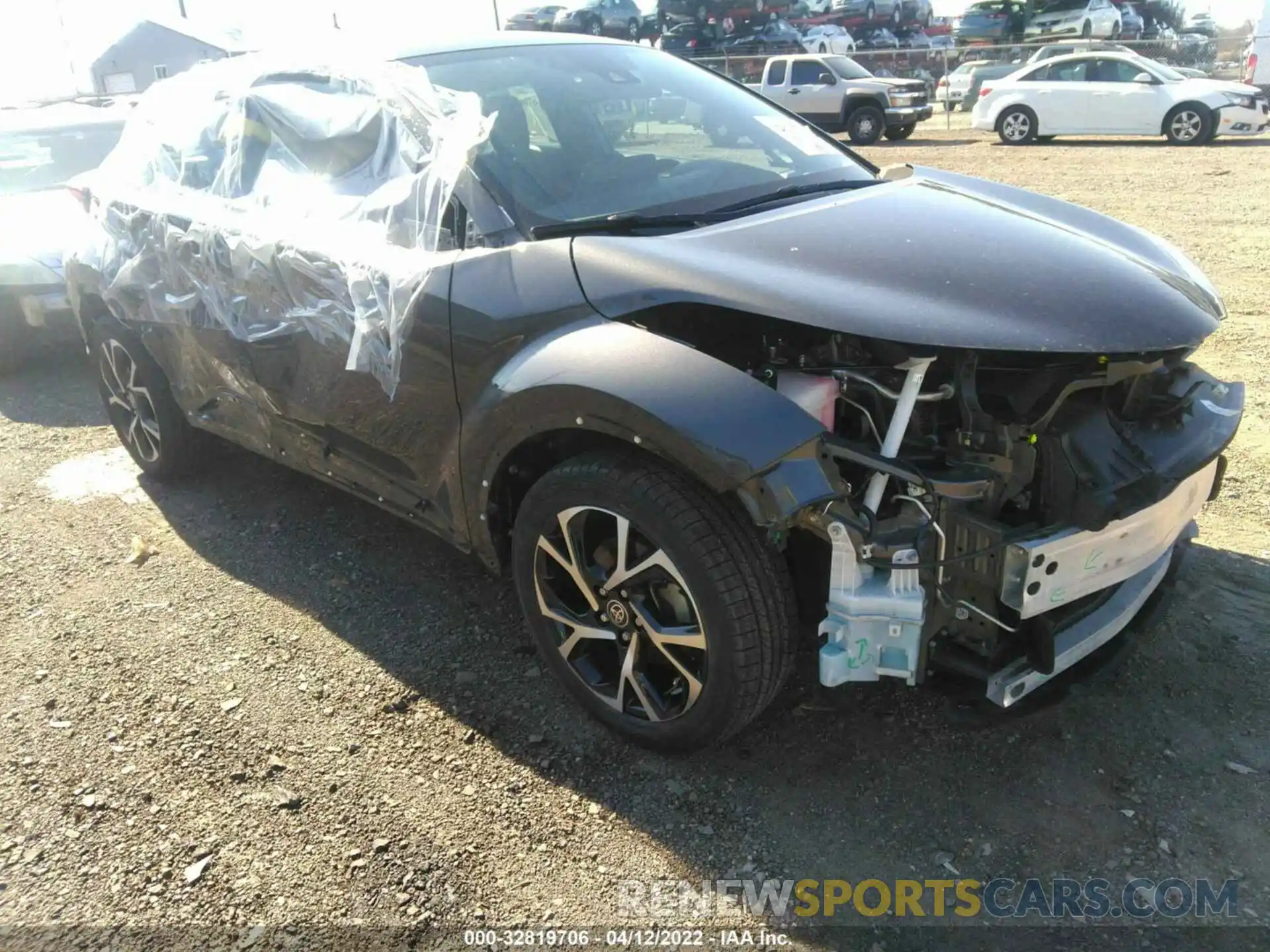 1 Photograph of a damaged car NMTKHMBXXLR109410 TOYOTA C-HR 2020