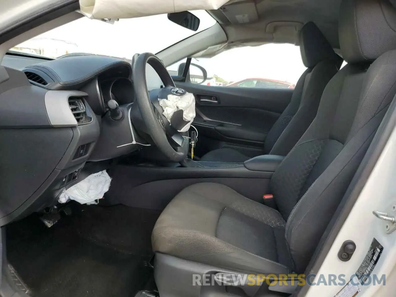 7 Photograph of a damaged car NMTKHMBXXLR111125 TOYOTA C-HR 2020