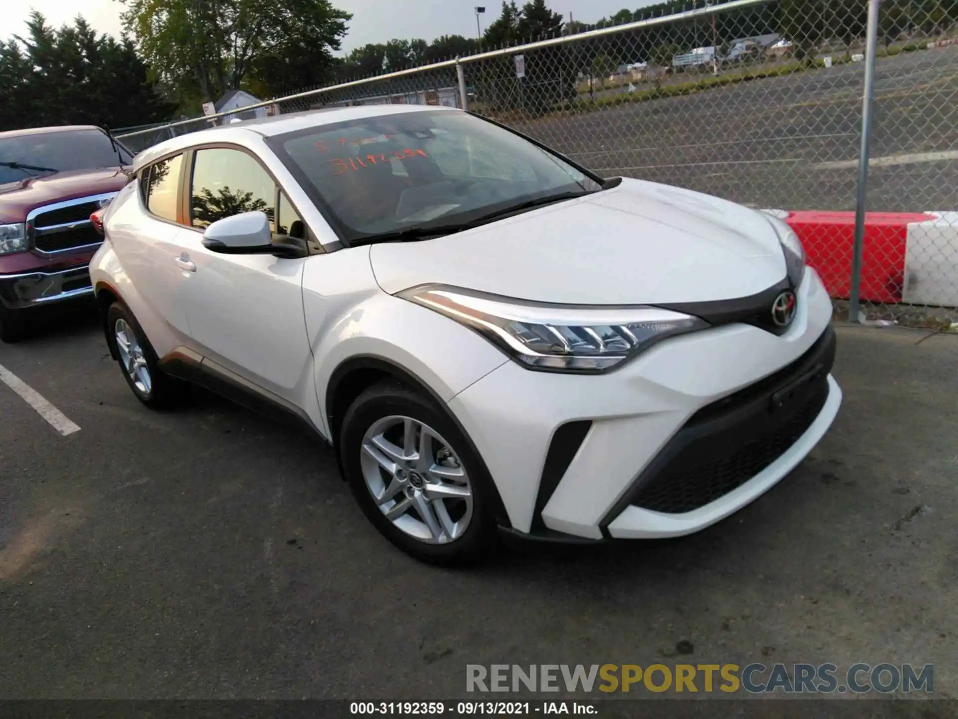 1 Photograph of a damaged car NMTKHMBXXLR111447 TOYOTA C-HR 2020