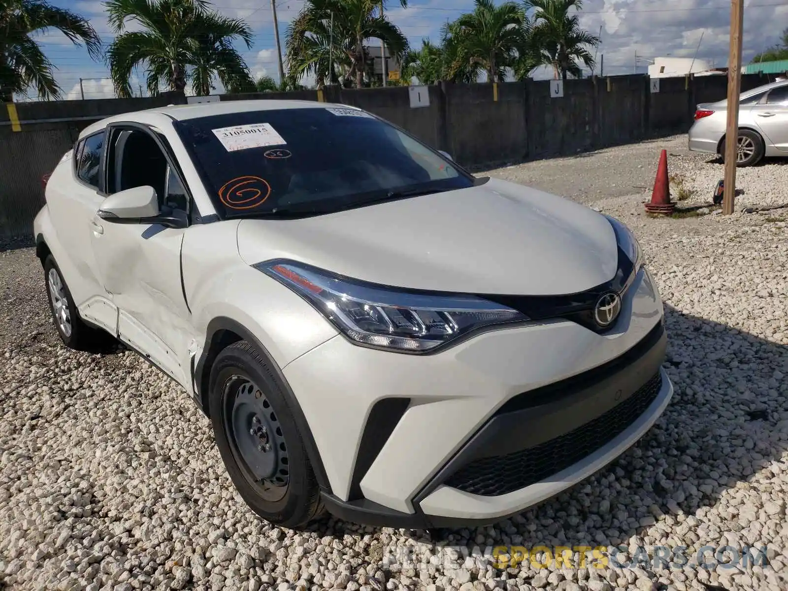 1 Photograph of a damaged car NMTKHMBXXLR113022 TOYOTA C-HR 2020