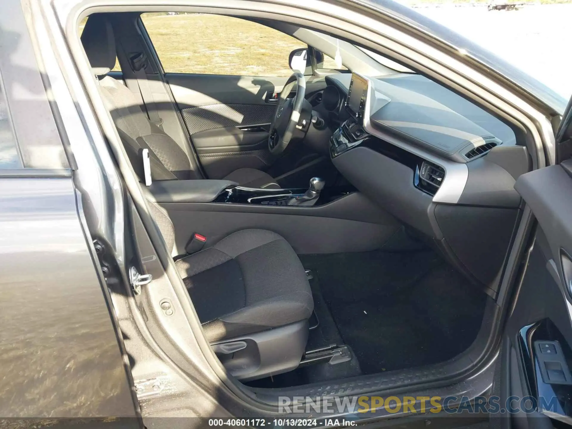 5 Photograph of a damaged car JTNKHMBX0M1129404 TOYOTA C-HR 2021