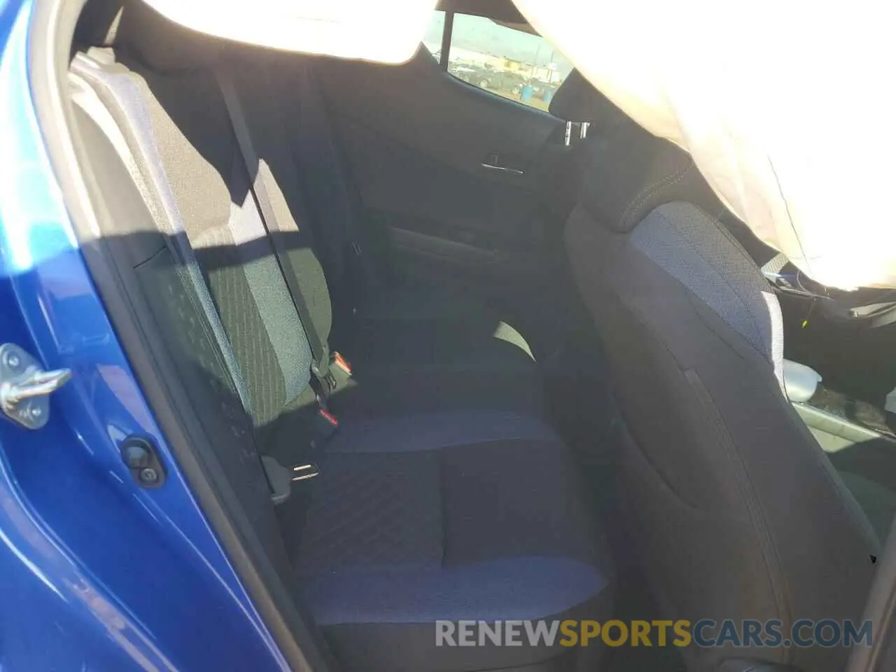 10 Photograph of a damaged car JTNKHMBX1M1097191 TOYOTA C-HR 2021