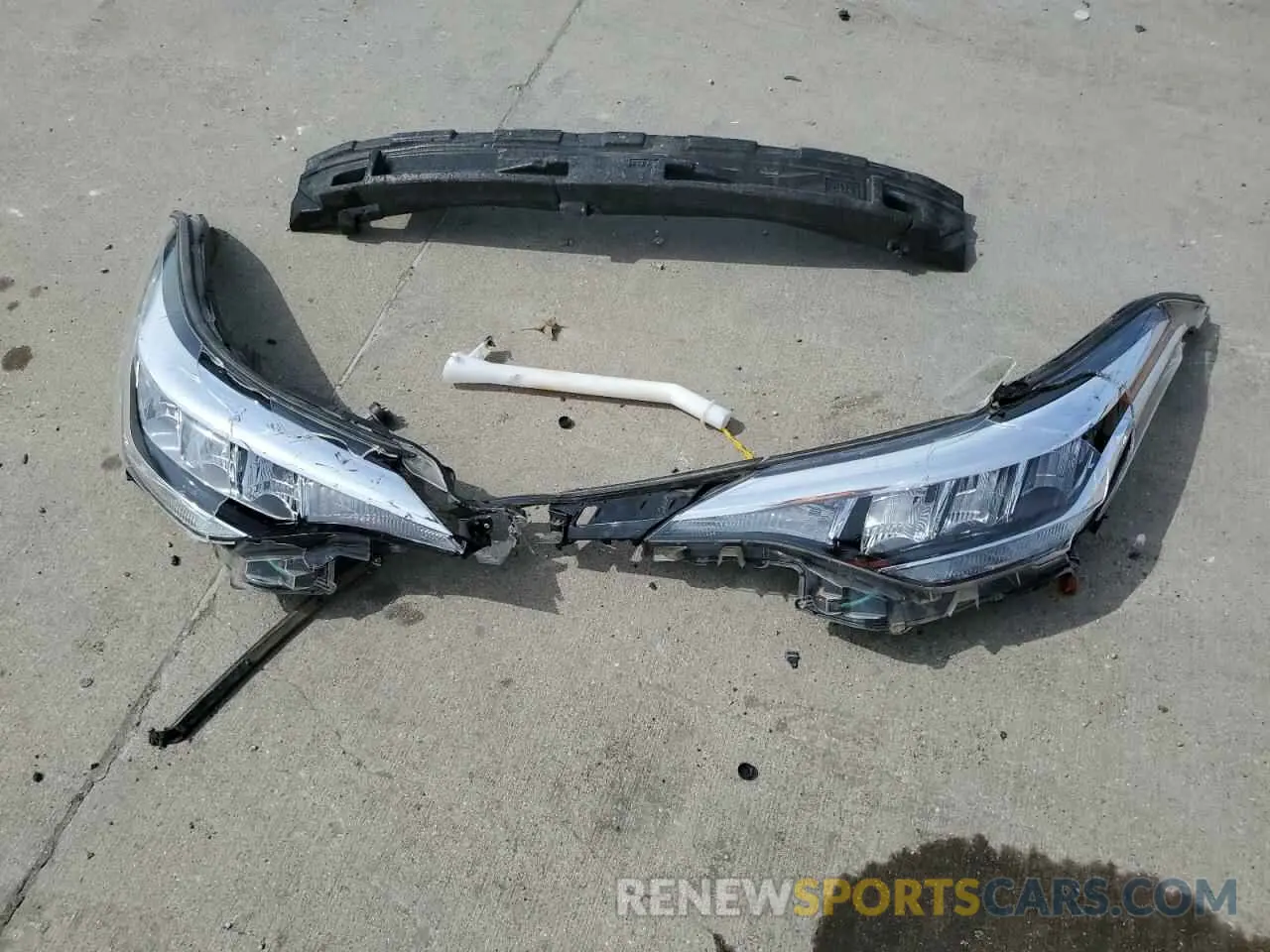 13 Photograph of a damaged car JTNKHMBX1M1099412 TOYOTA C-HR 2021