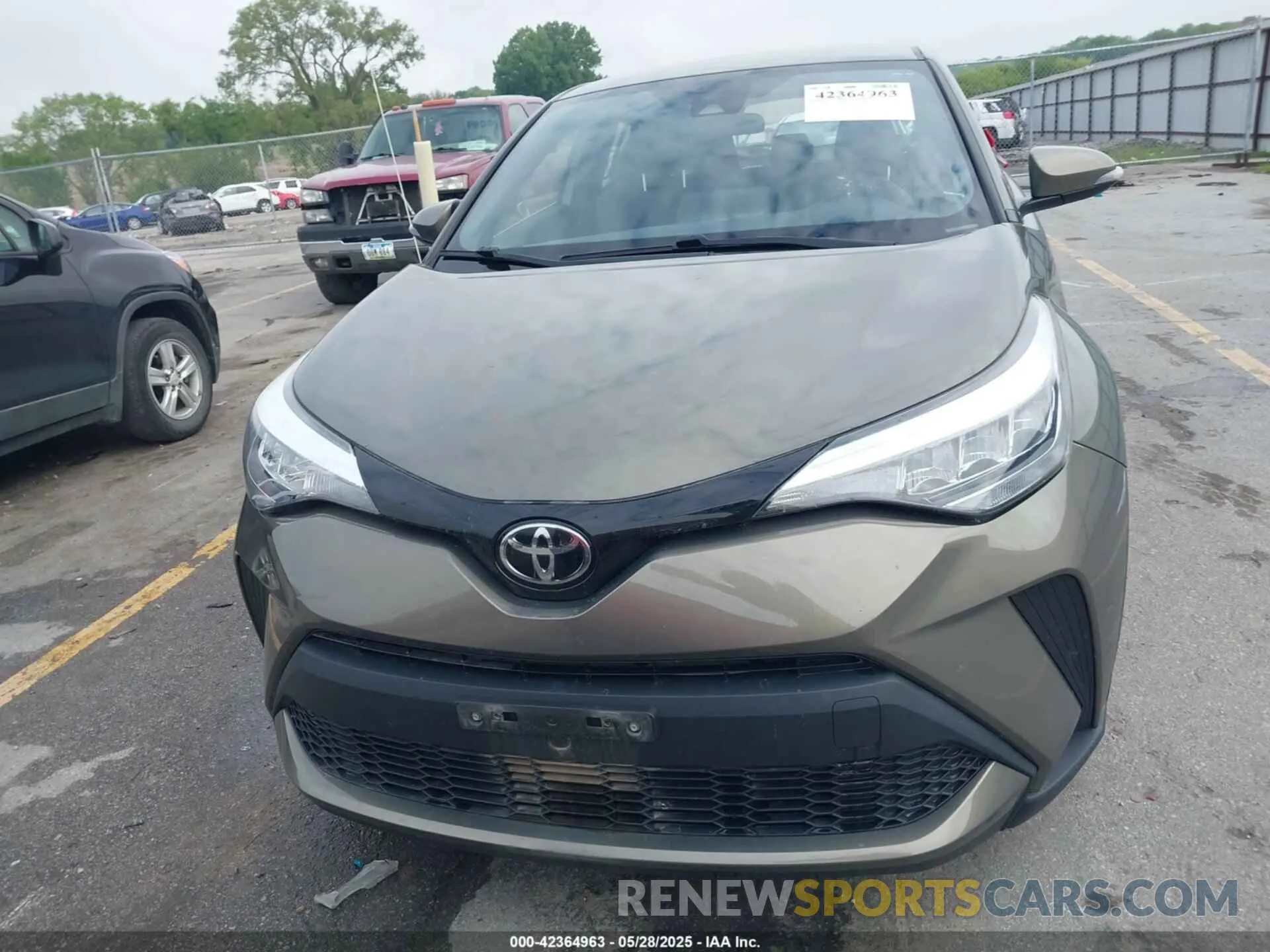 12 Photograph of a damaged car JTNKHMBX1M1119111 TOYOTA C-HR 2021