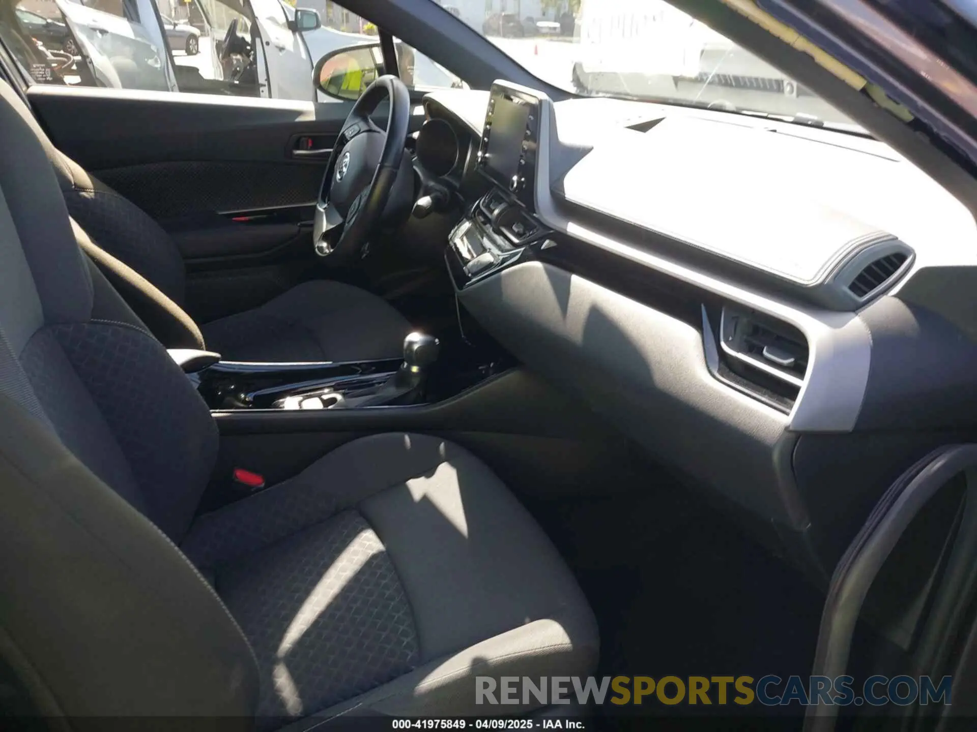 5 Photograph of a damaged car JTNKHMBX1M1120212 TOYOTA C-HR 2021
