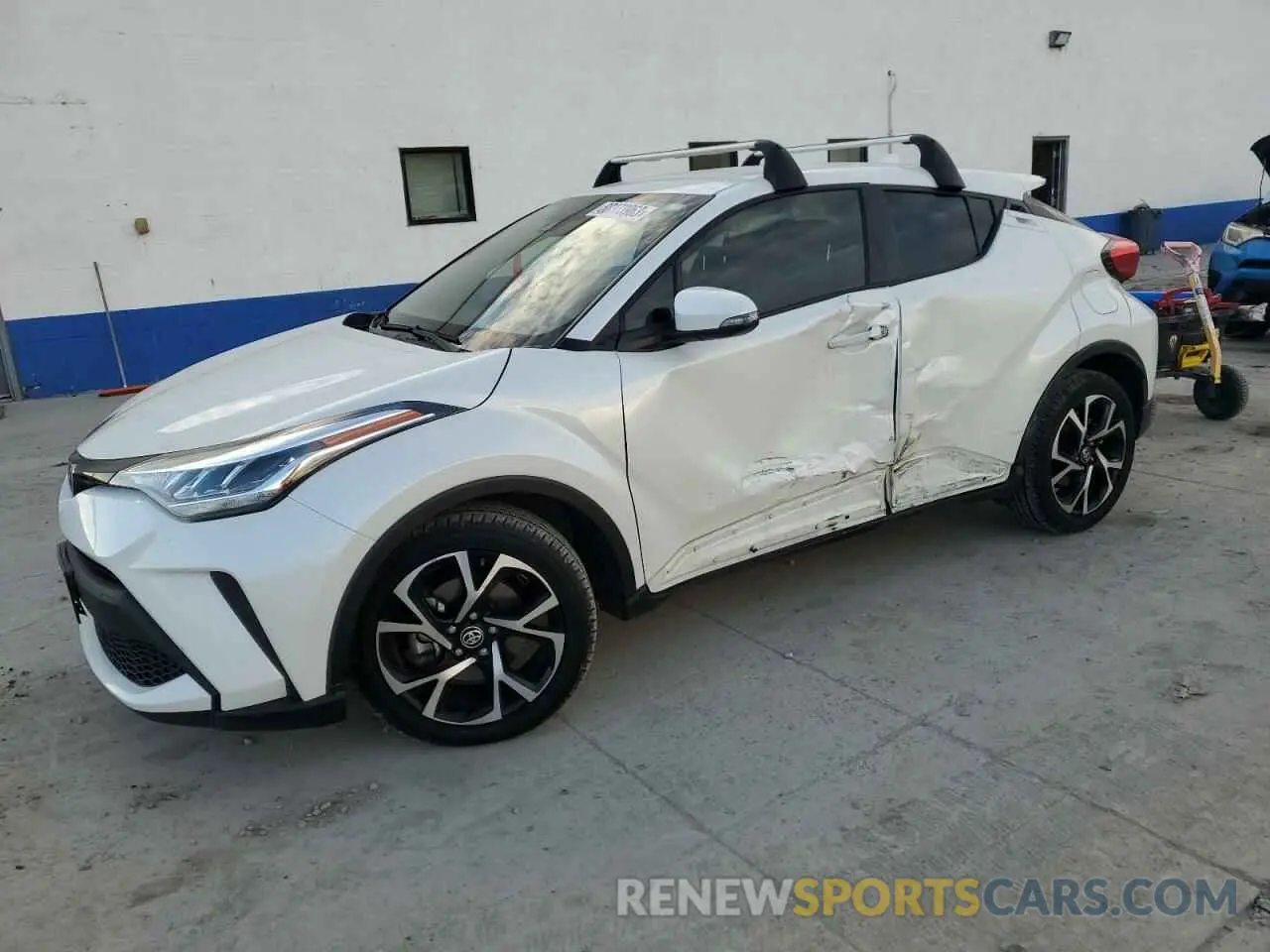 1 Photograph of a damaged car JTNKHMBX2M1095336 TOYOTA C-HR 2021