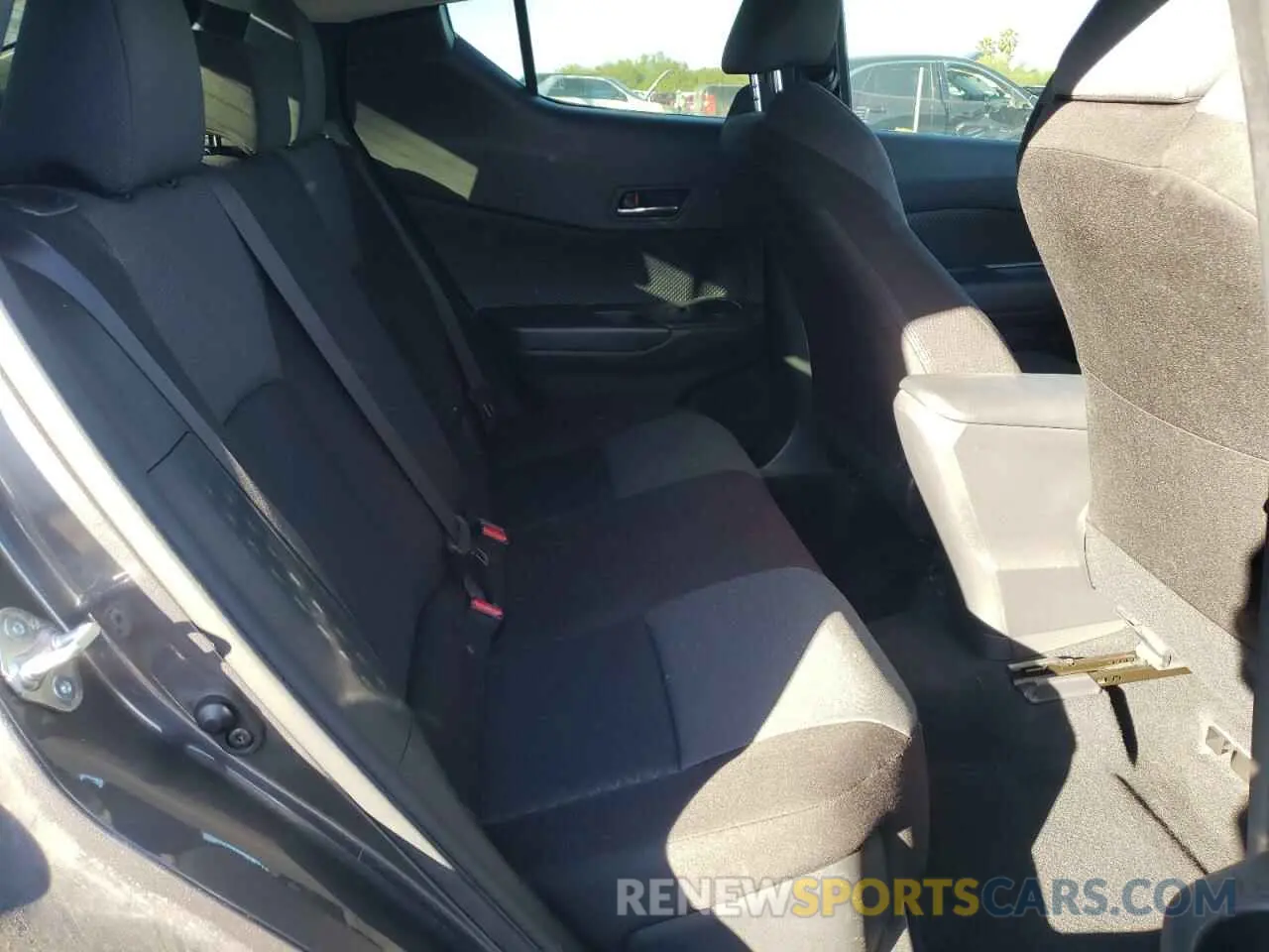 11 Photograph of a damaged car JTNKHMBX2M1105525 TOYOTA C-HR 2021