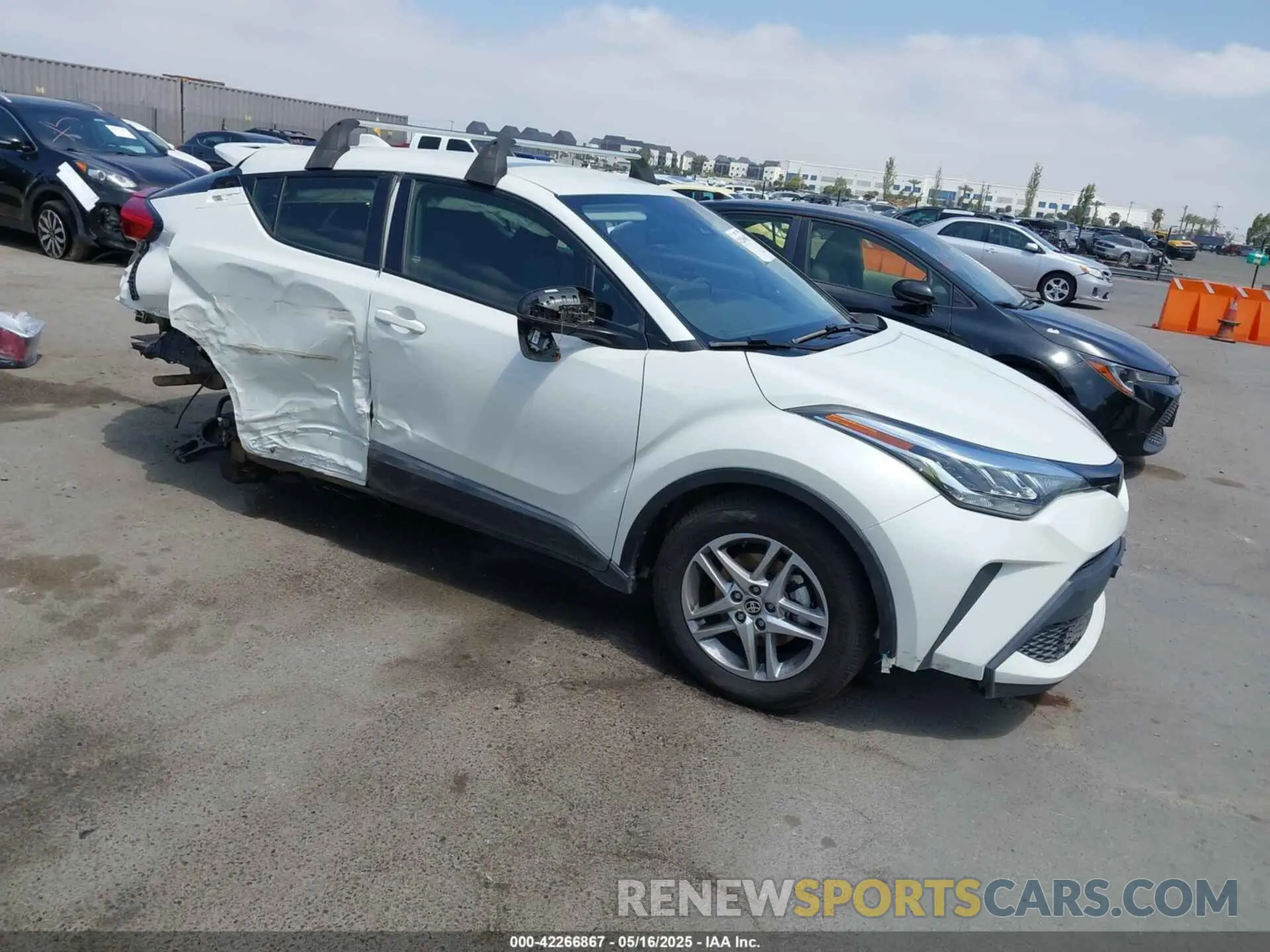 1 Photograph of a damaged car JTNKHMBX2M1118467 TOYOTA C-HR 2021