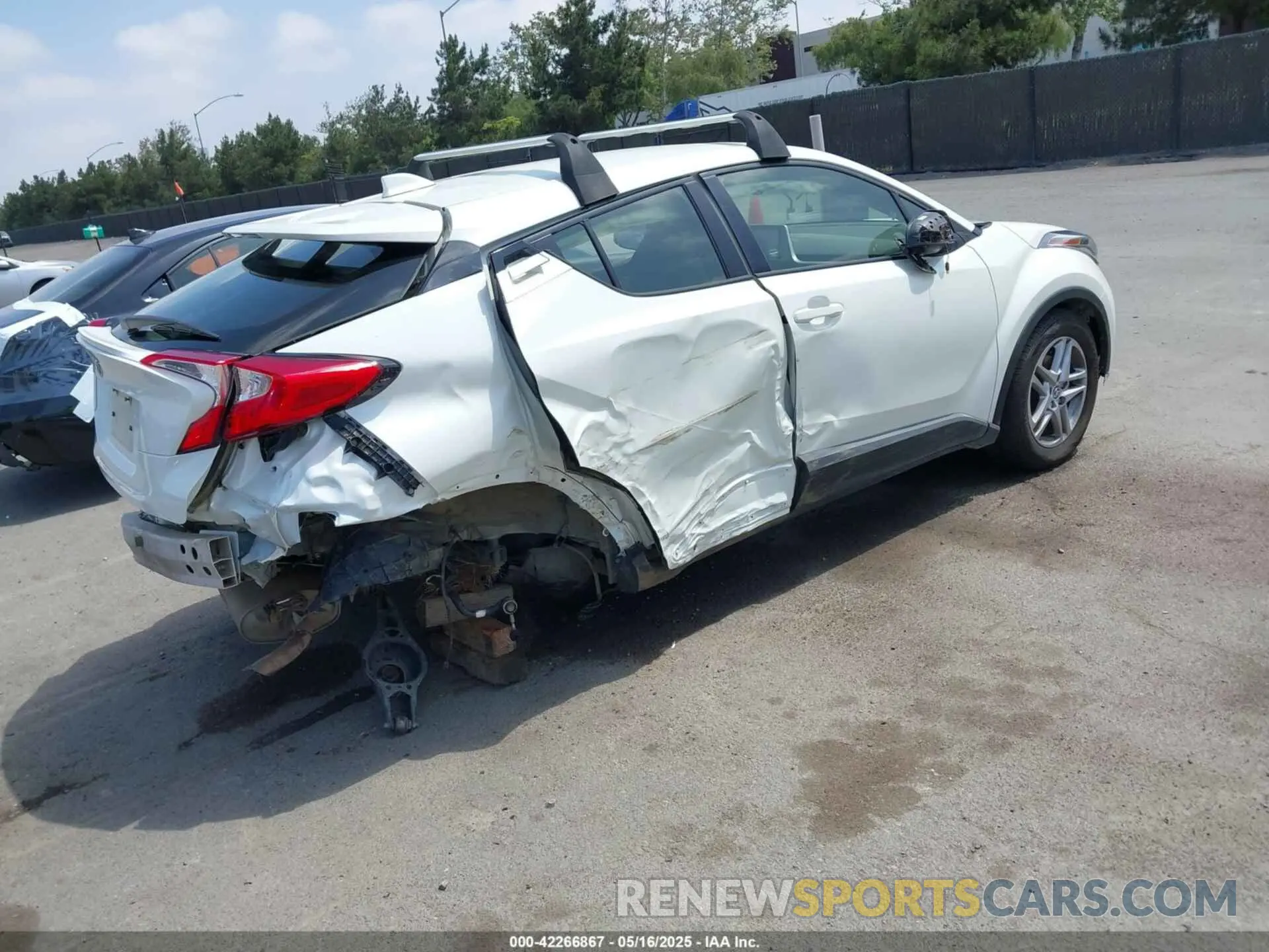 4 Photograph of a damaged car JTNKHMBX2M1118467 TOYOTA C-HR 2021